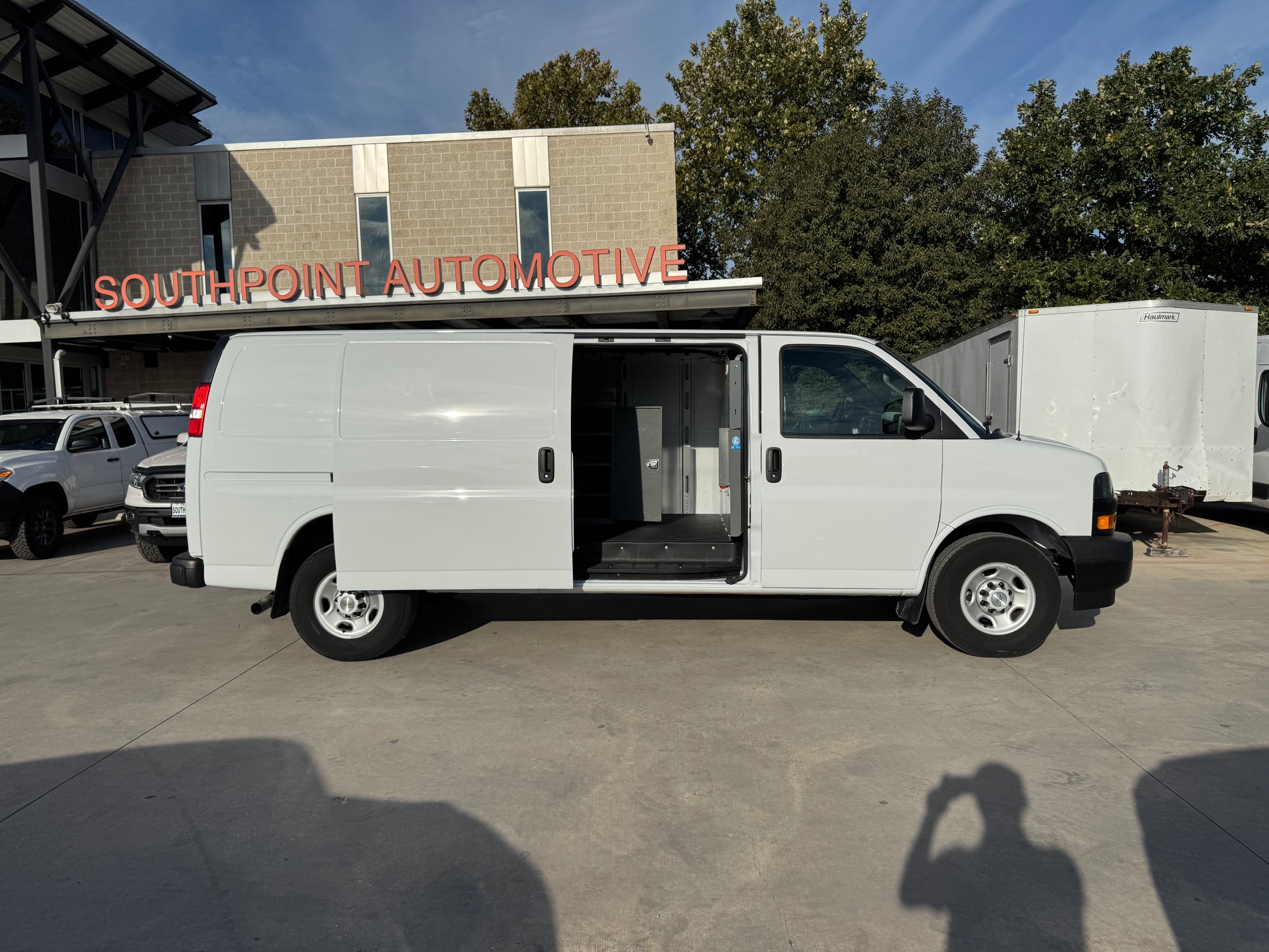 2023 Chevrolet Express Cargo Work Van - Photo 9