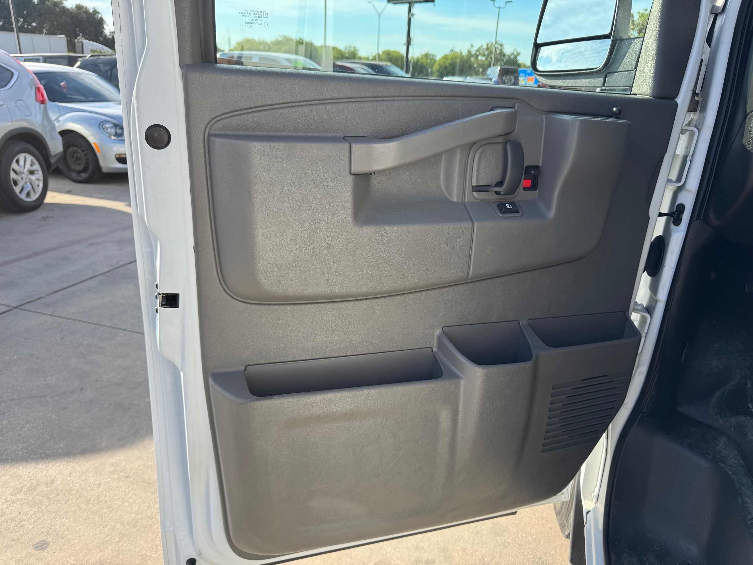 2023 Chevrolet Express Cargo Work Van - Photo 11