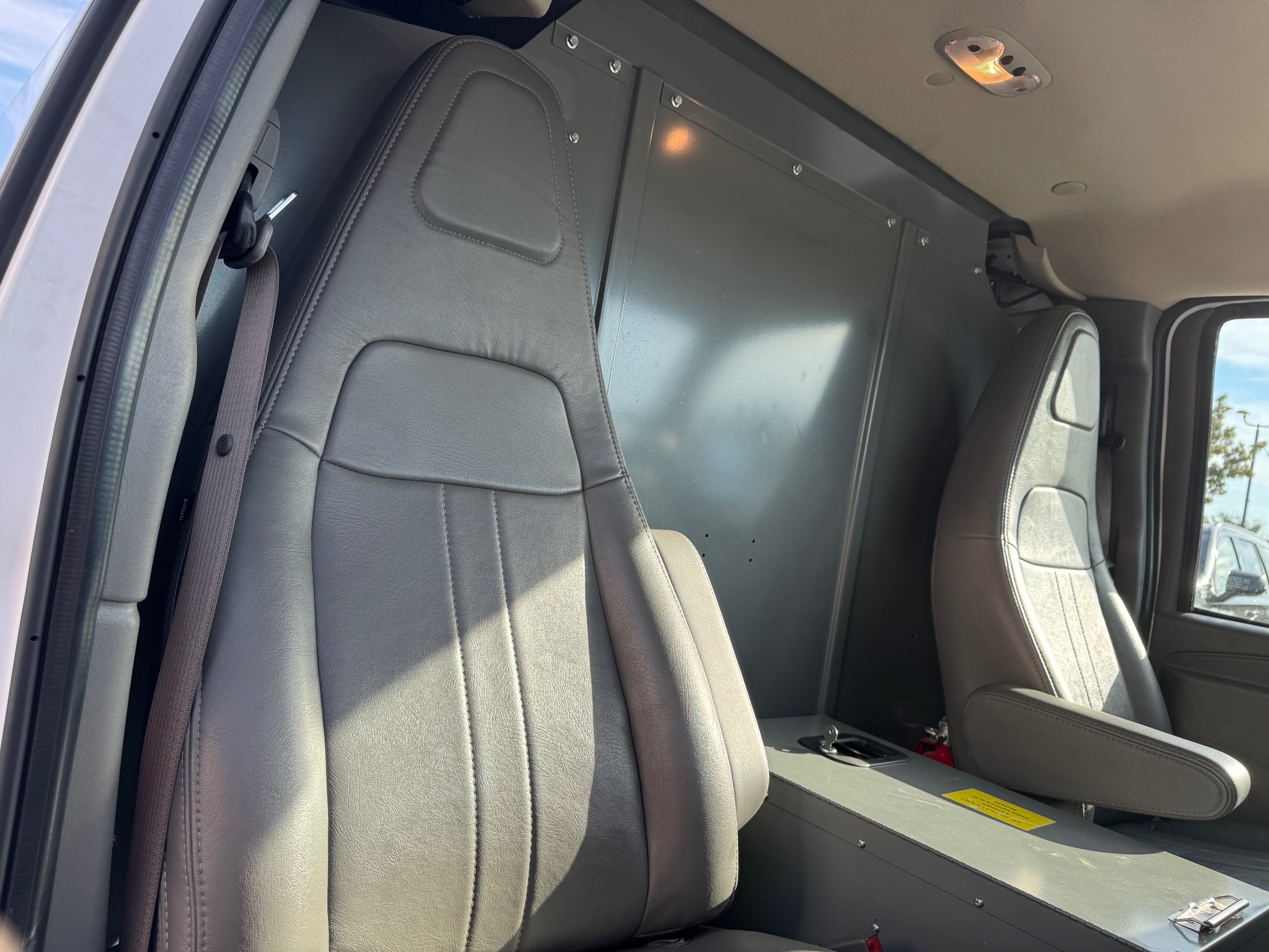 2023 Chevrolet Express Cargo Work Van - Photo 21