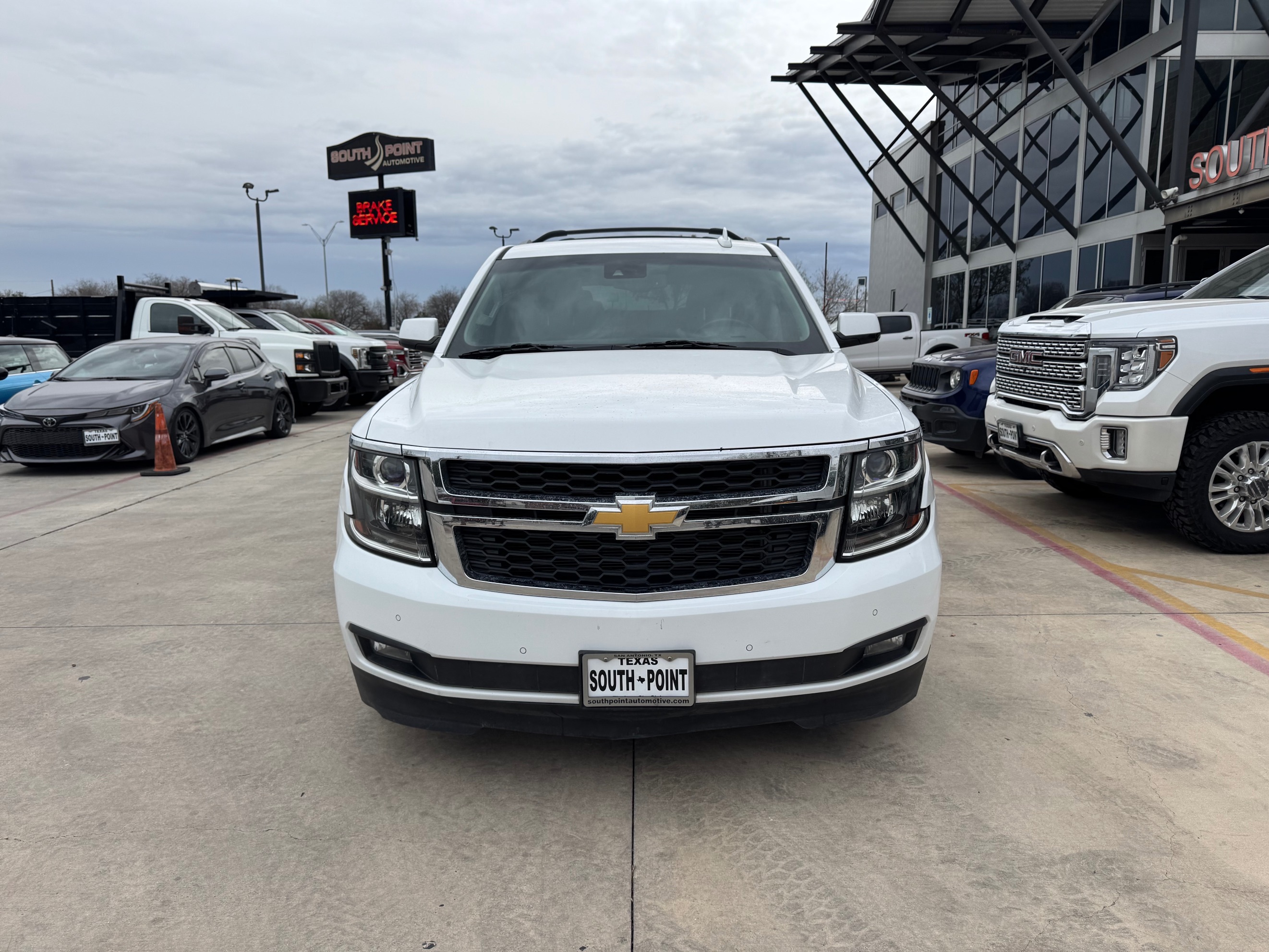 2016 Chevrolet Tahoe LT - Photo 2