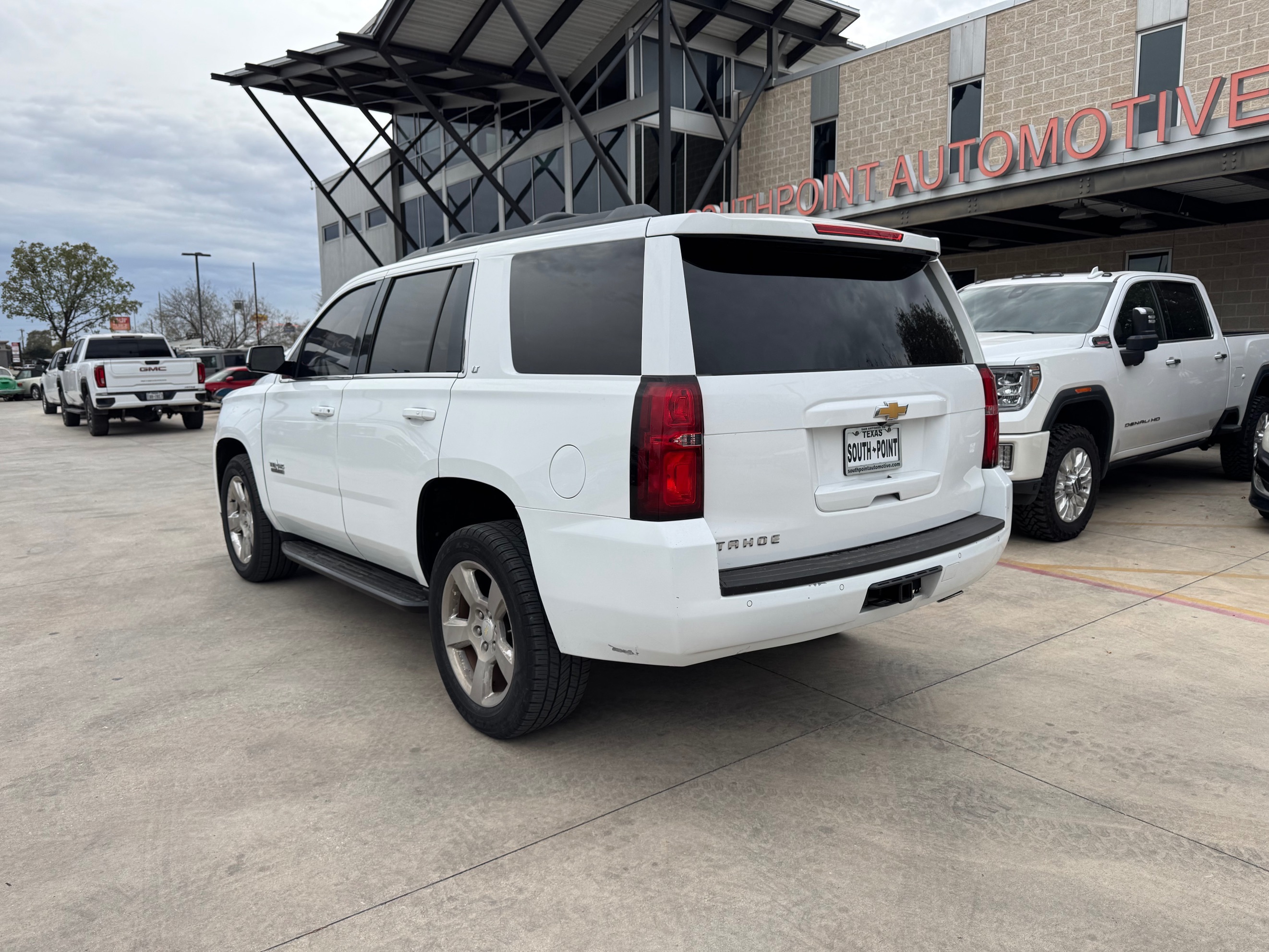 2016 Chevrolet Tahoe LT - Photo 4