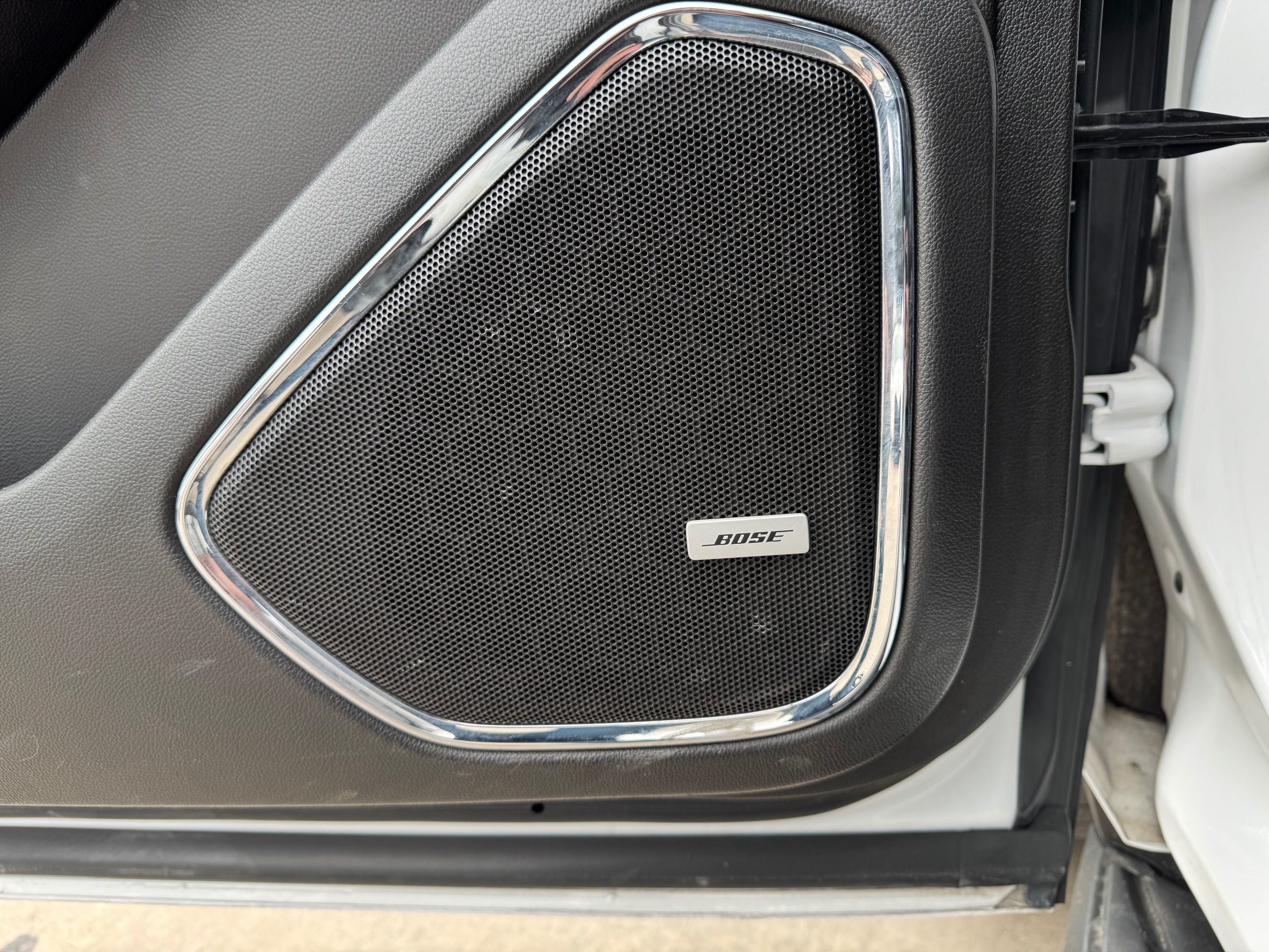 2016 Chevrolet Tahoe LT - Photo 14