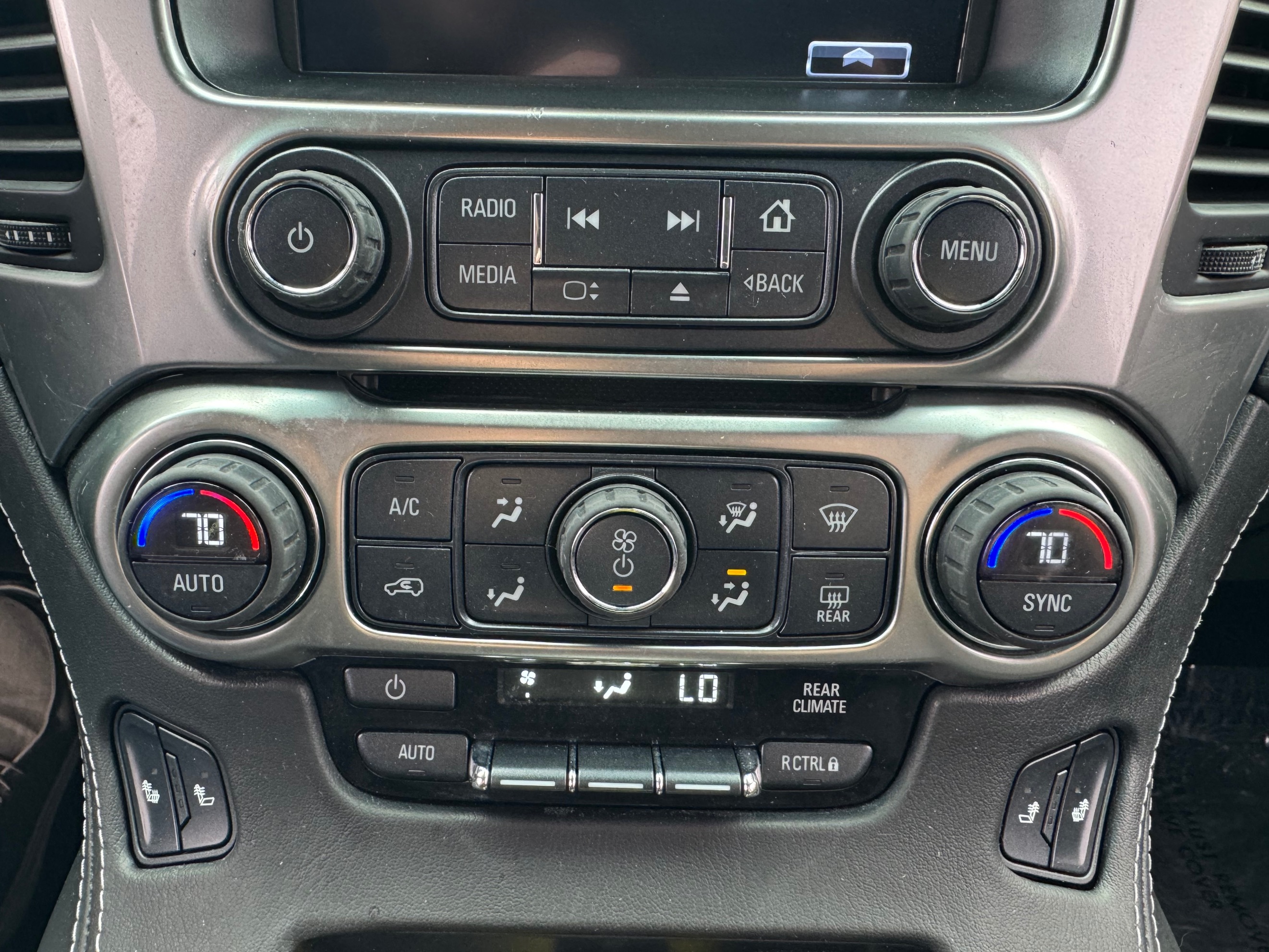 2016 Chevrolet Tahoe LT - Photo 24