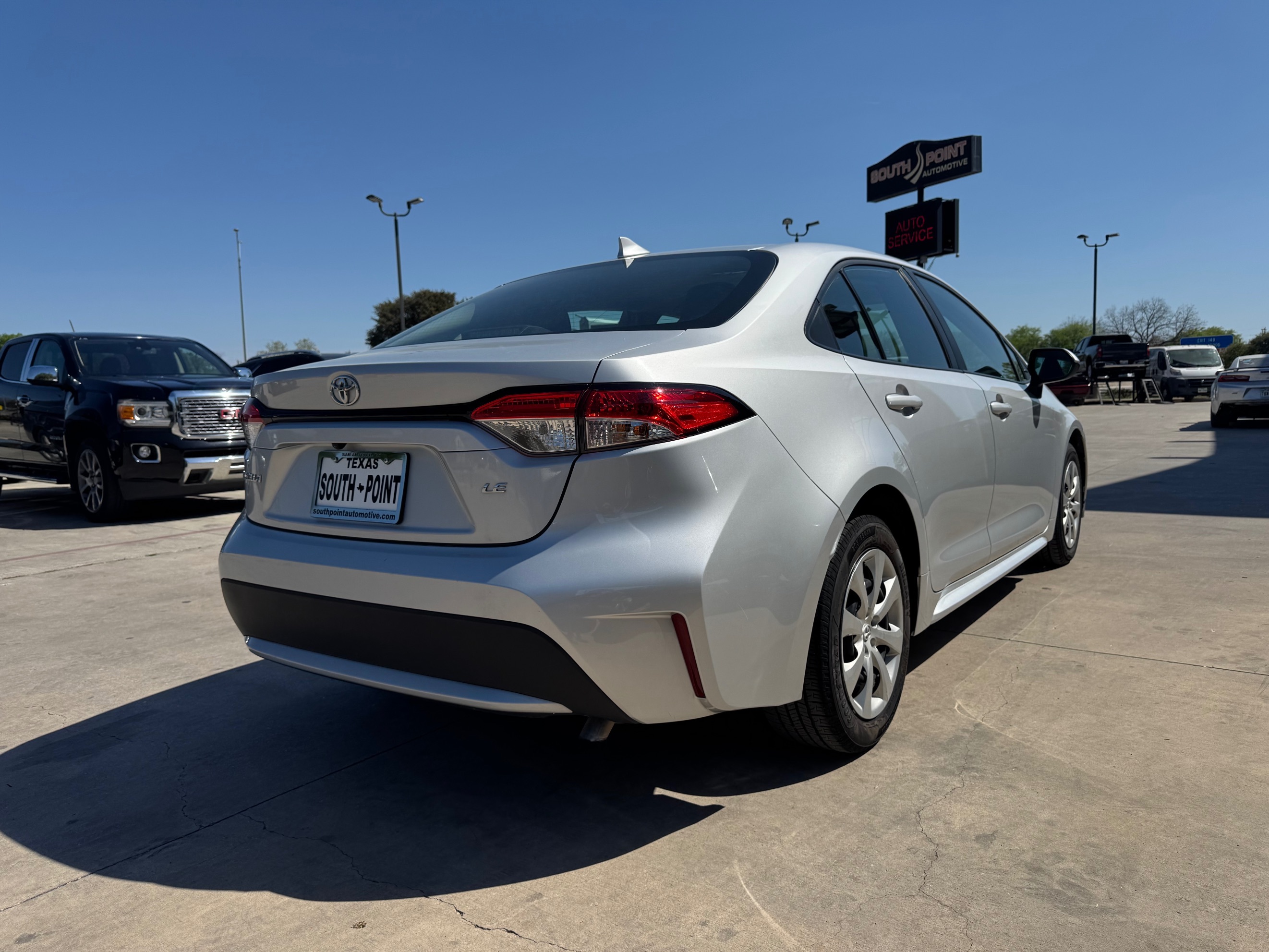 2022 Toyota Corolla LE - Photo 6