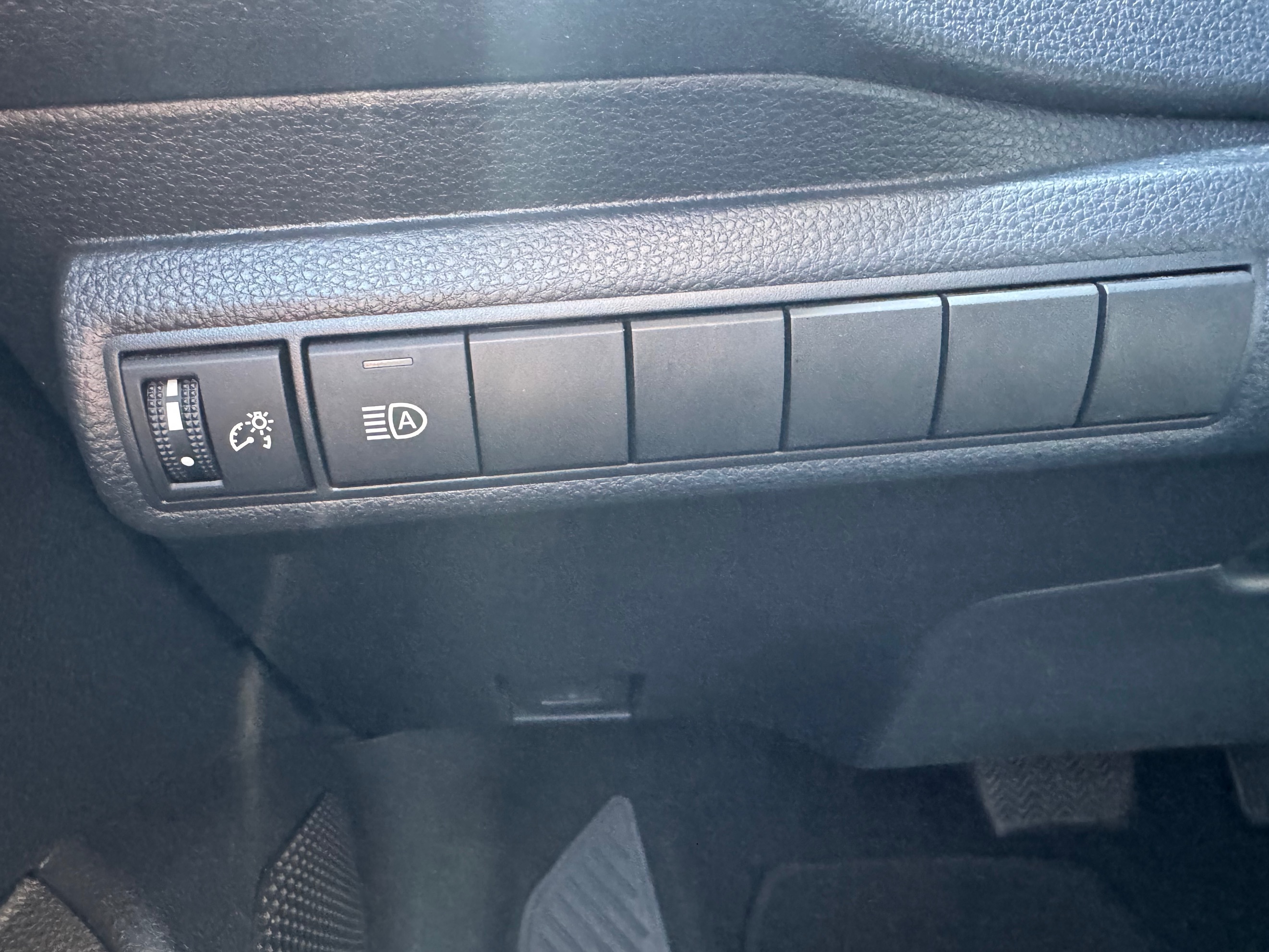 2022 Toyota Corolla LE - Photo 14