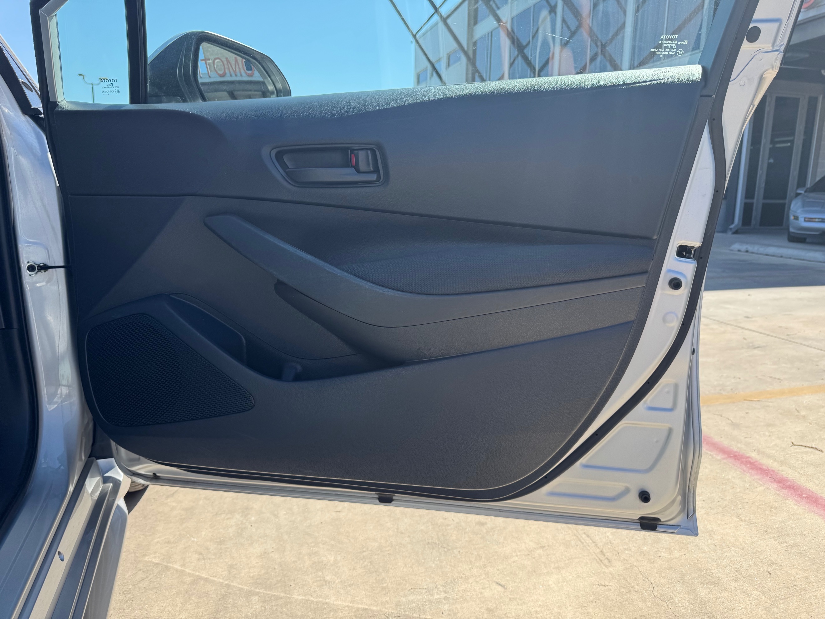 2022 Toyota Corolla LE - Photo 19