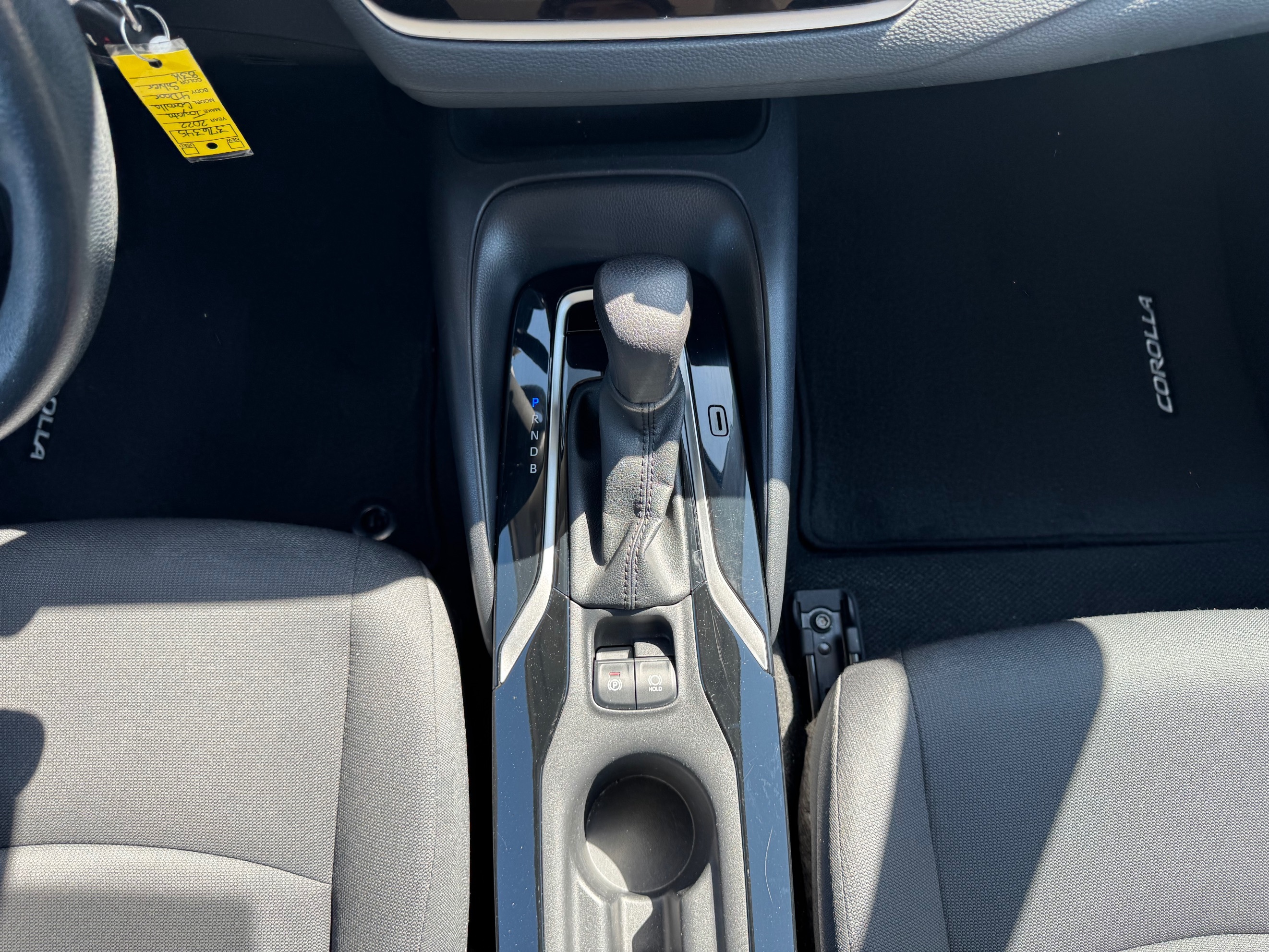 2022 Toyota Corolla LE - Photo 25