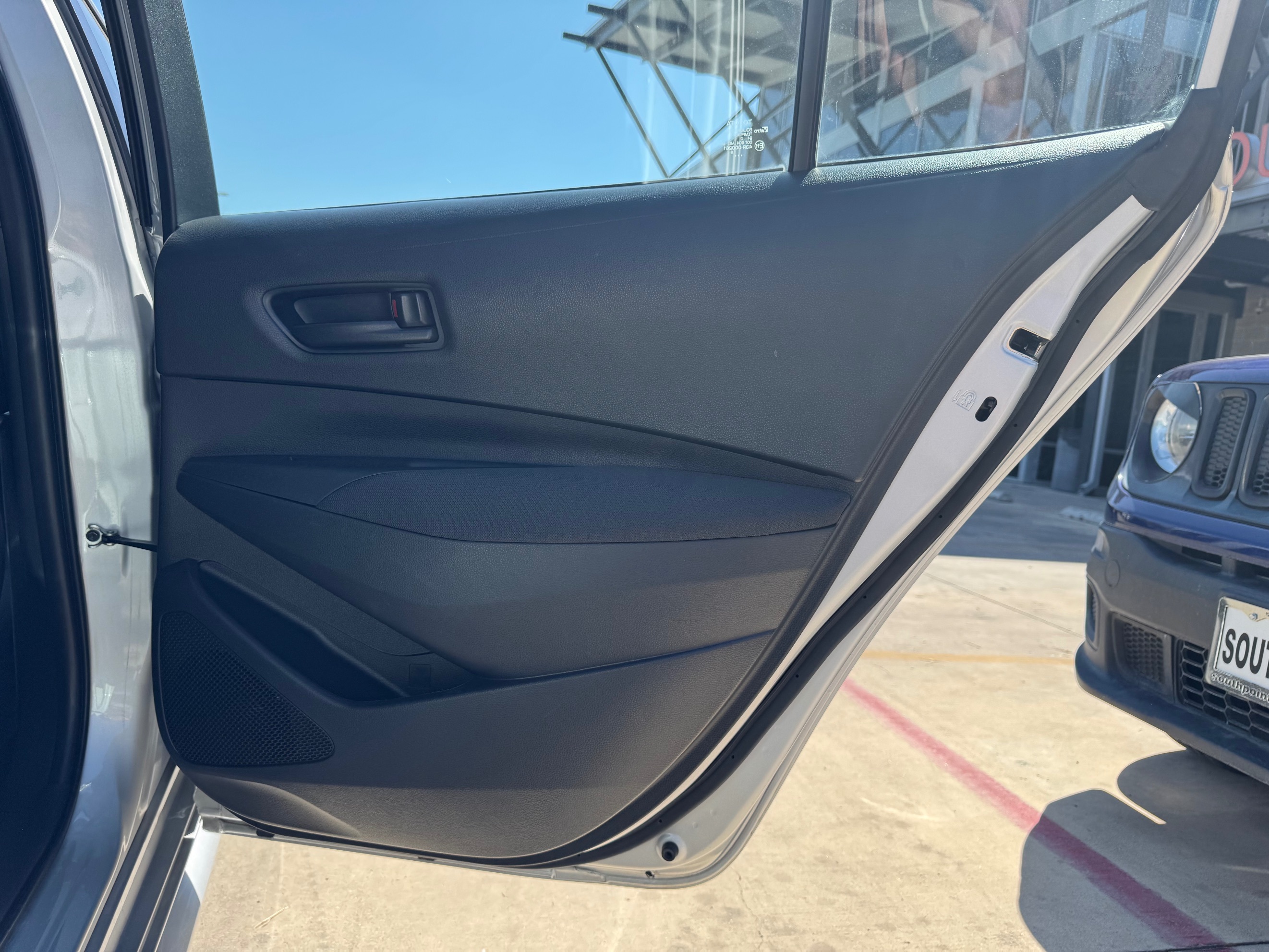 2022 Toyota Corolla LE - Photo 26