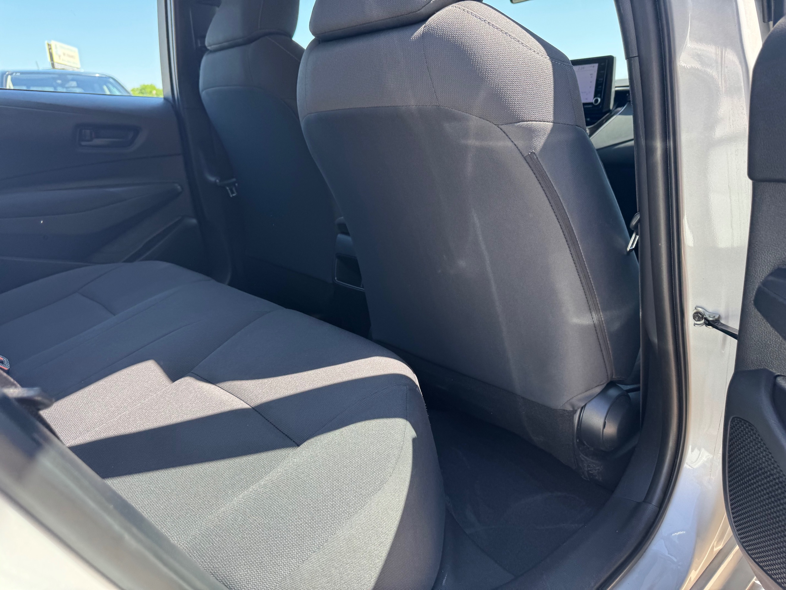 2022 Toyota Corolla LE - Photo 27