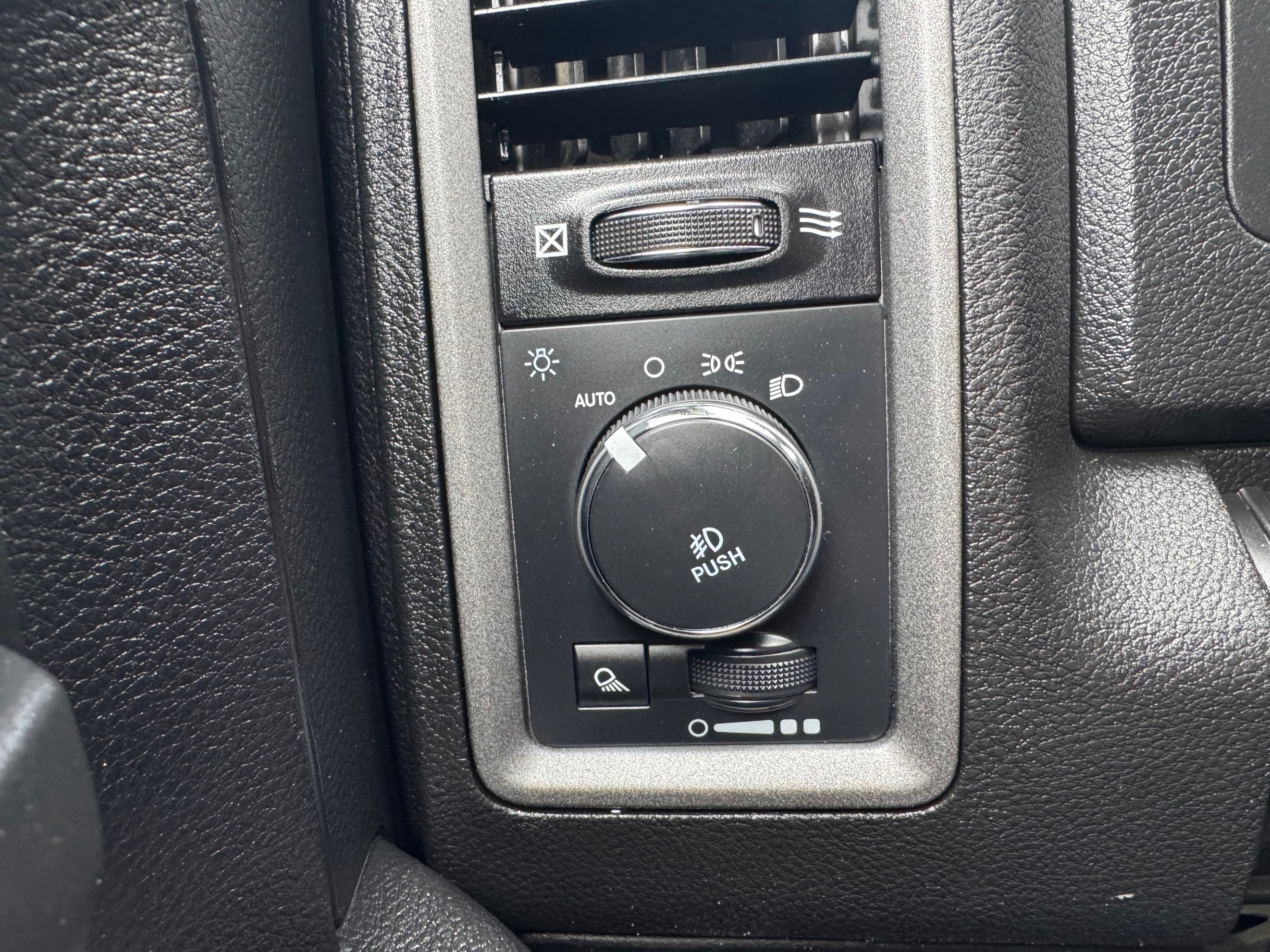 2022 RAM Ram 1500 Classic Express - Photo 17