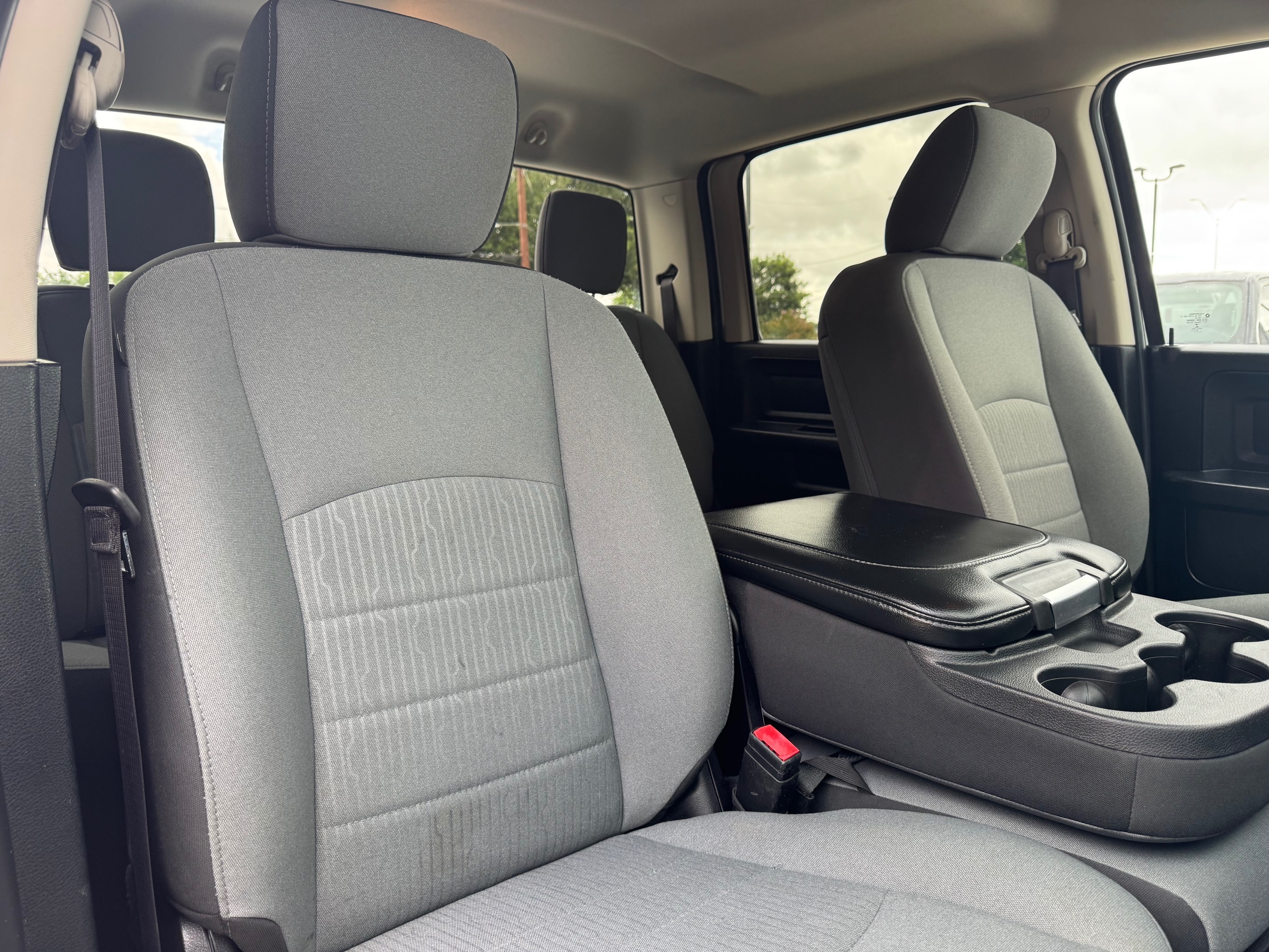 2022 RAM Ram 1500 Classic Express - Photo 25