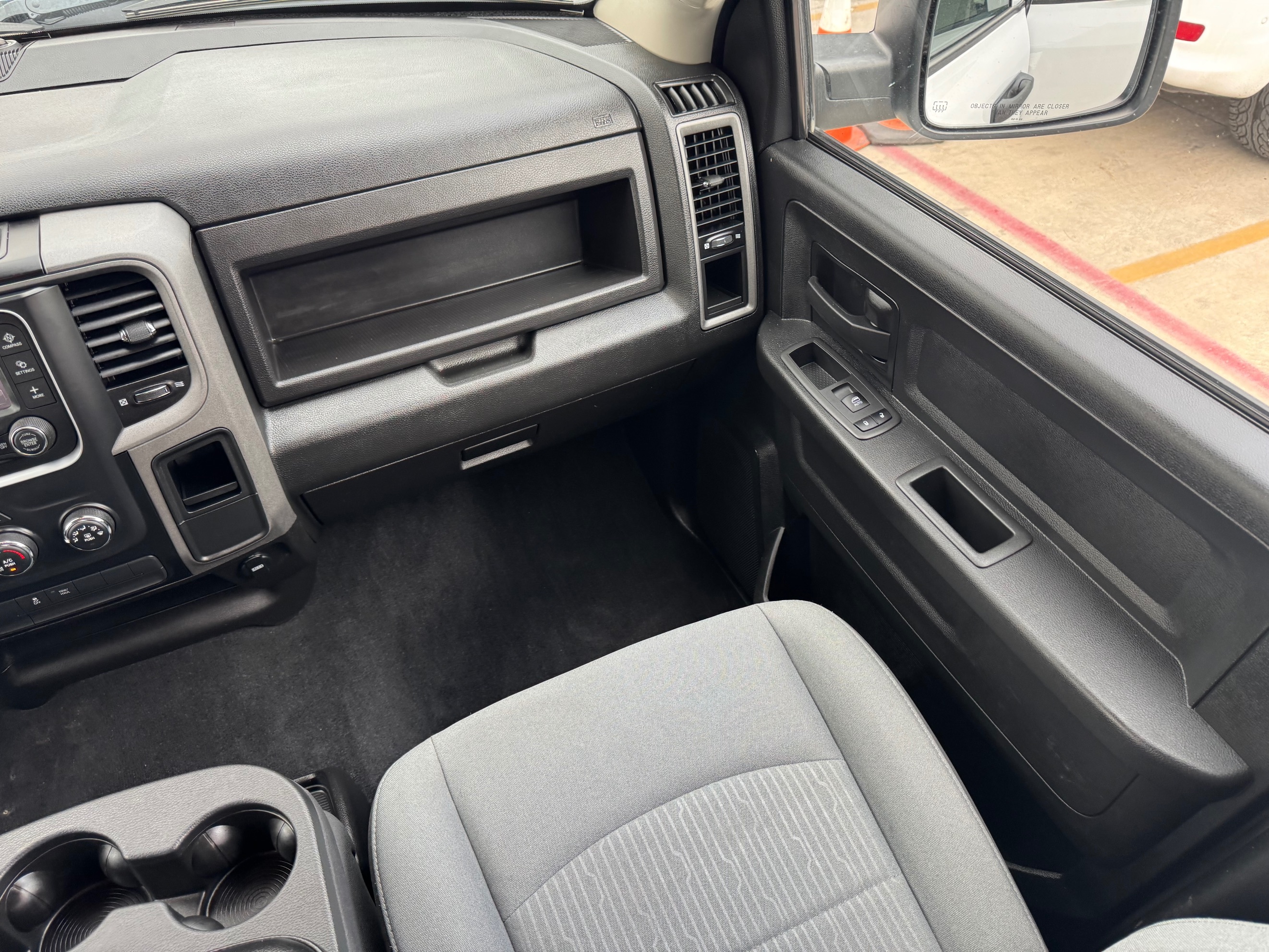 2022 RAM Ram 1500 Classic Express - Photo 28