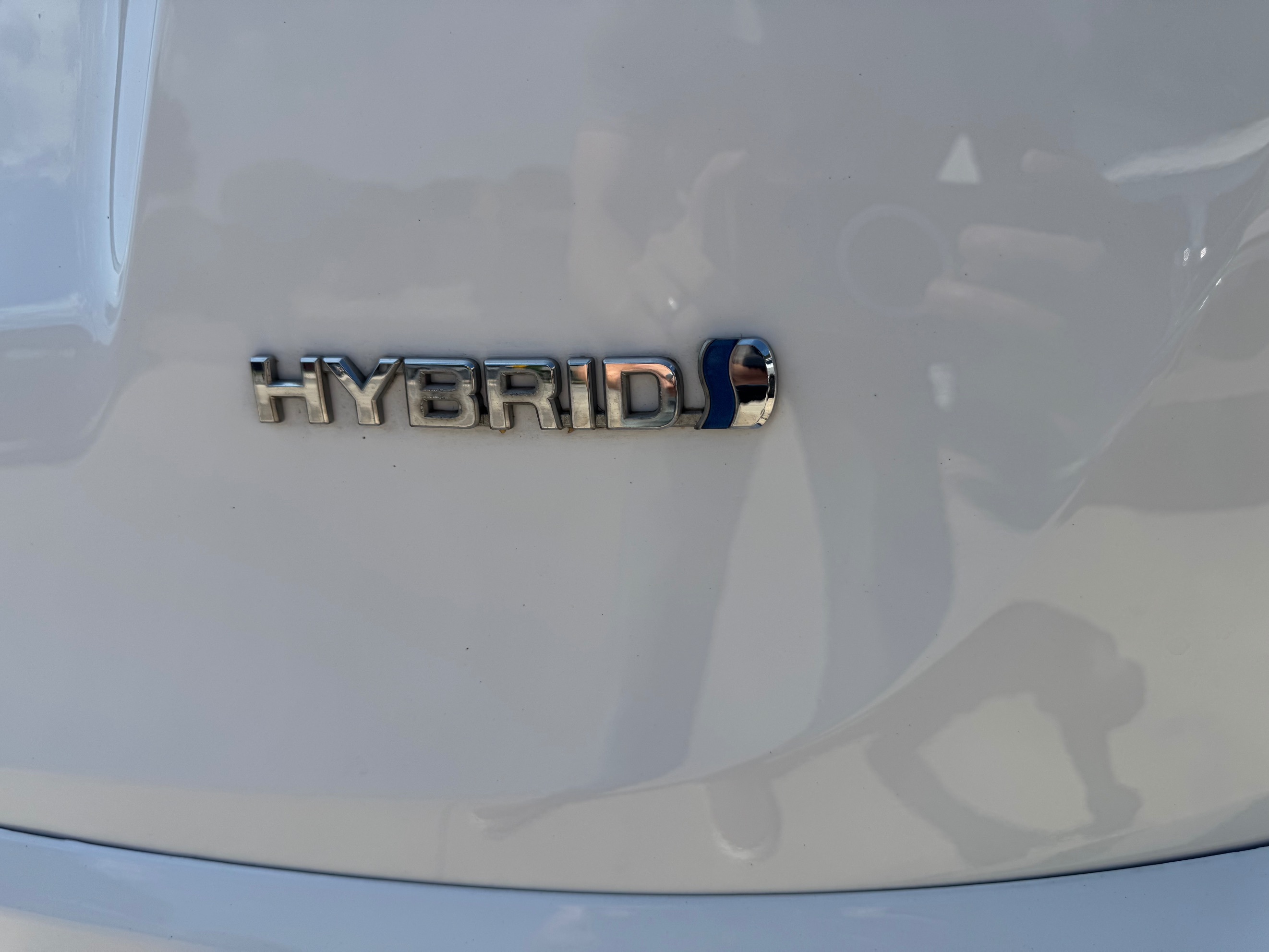 2018 Toyota RAV4 LE - Photo 10