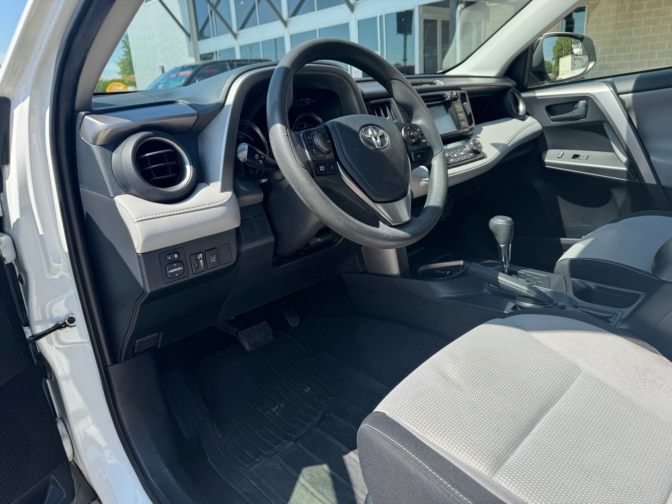 Toyota RAV4 photo 12