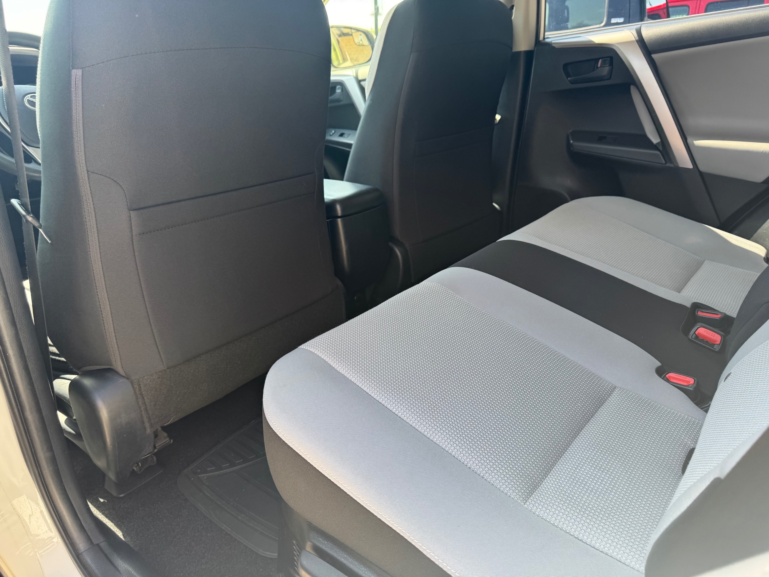 Toyota RAV4 photo 29