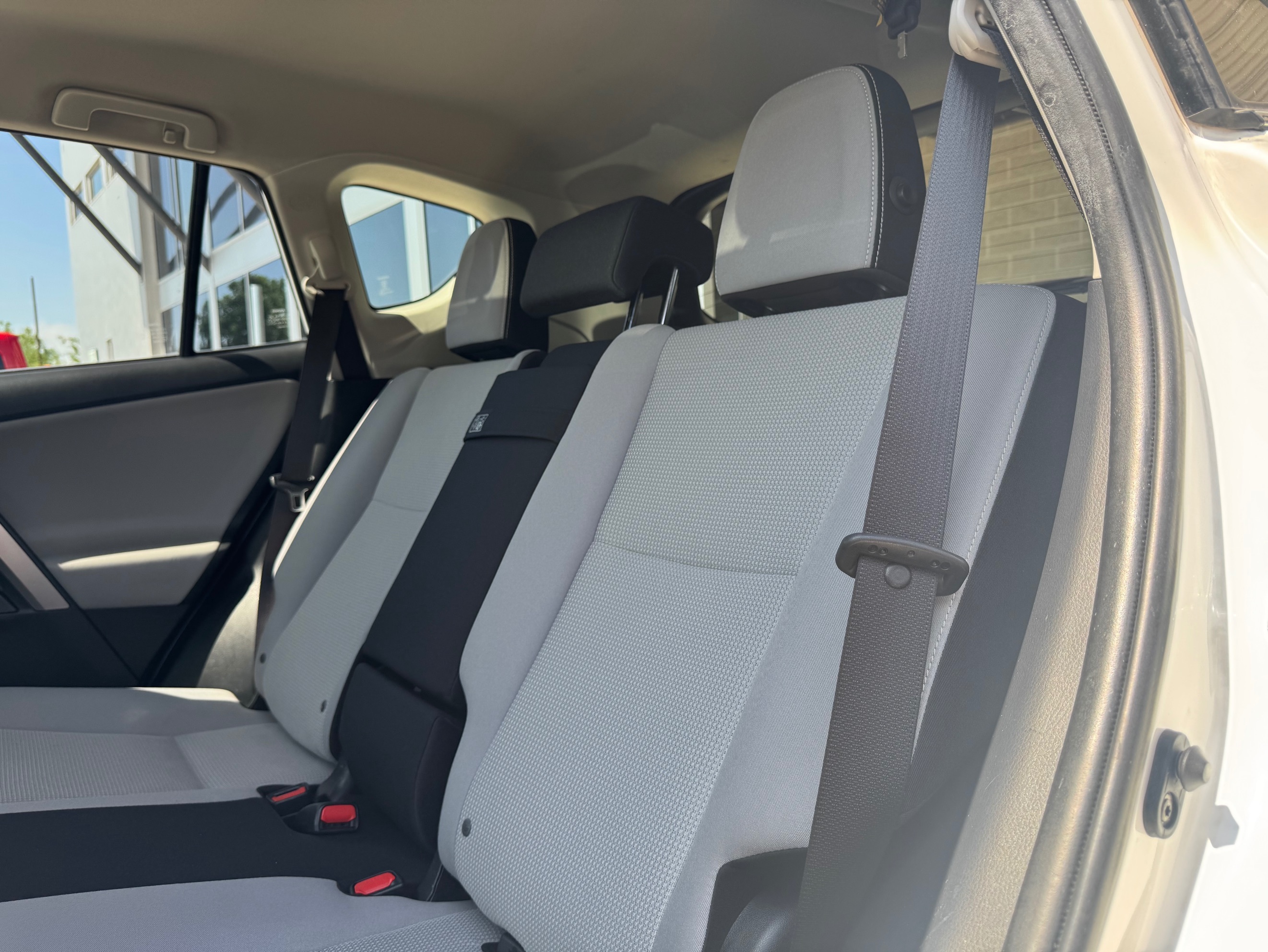 Toyota RAV4 photo 30