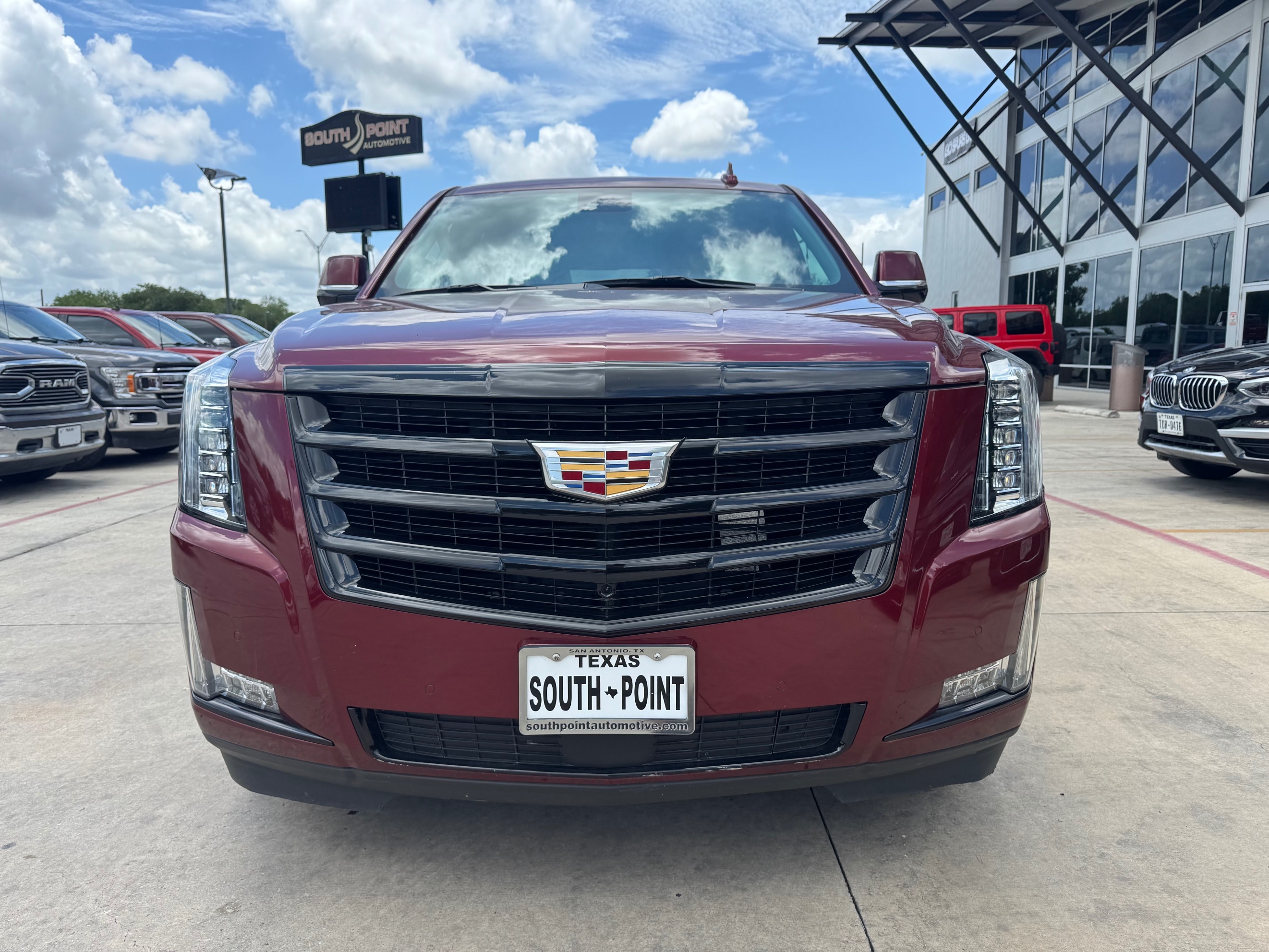 Cadillac Escalade photo 2