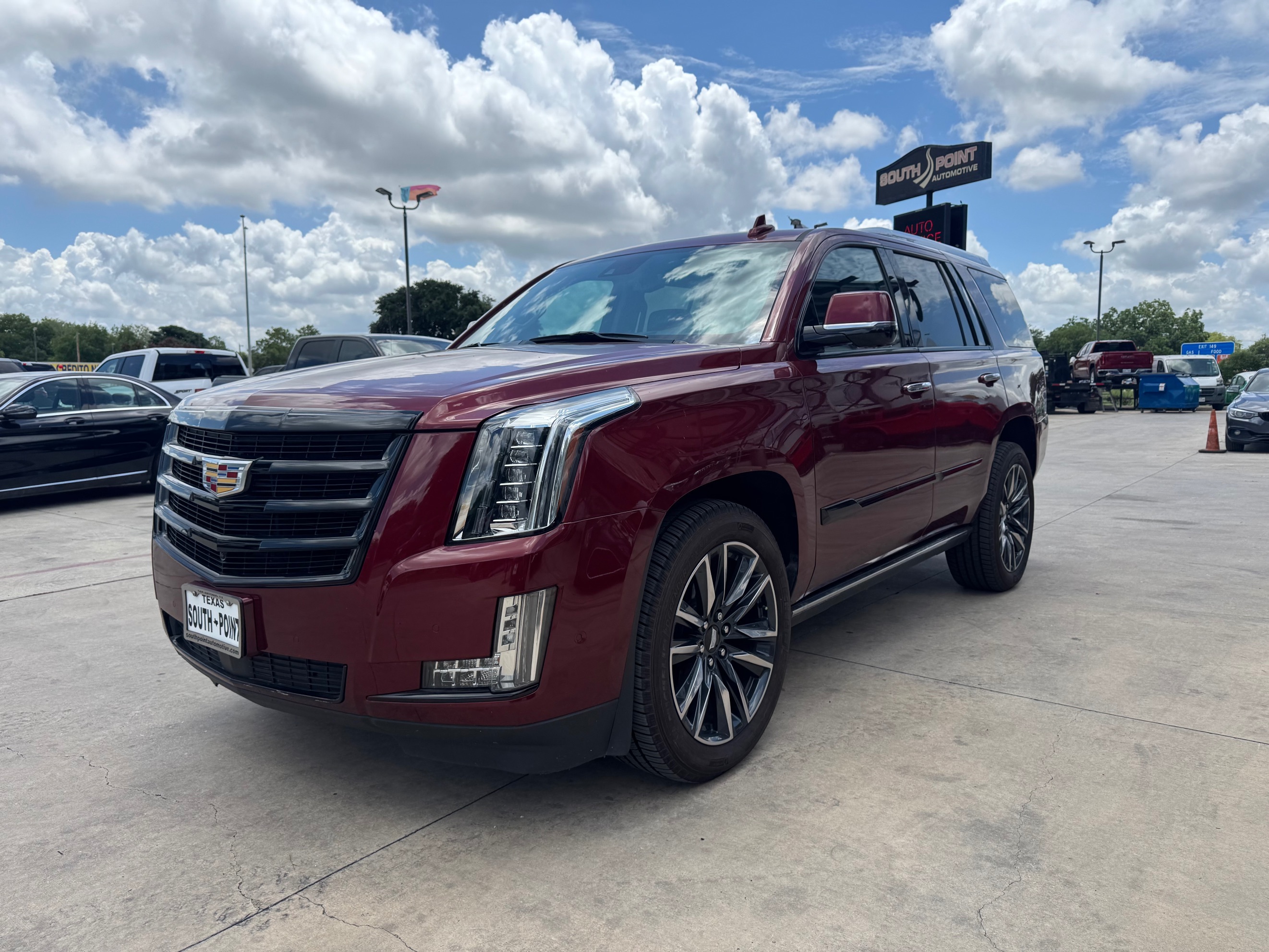 Cadillac Escalade photo 3