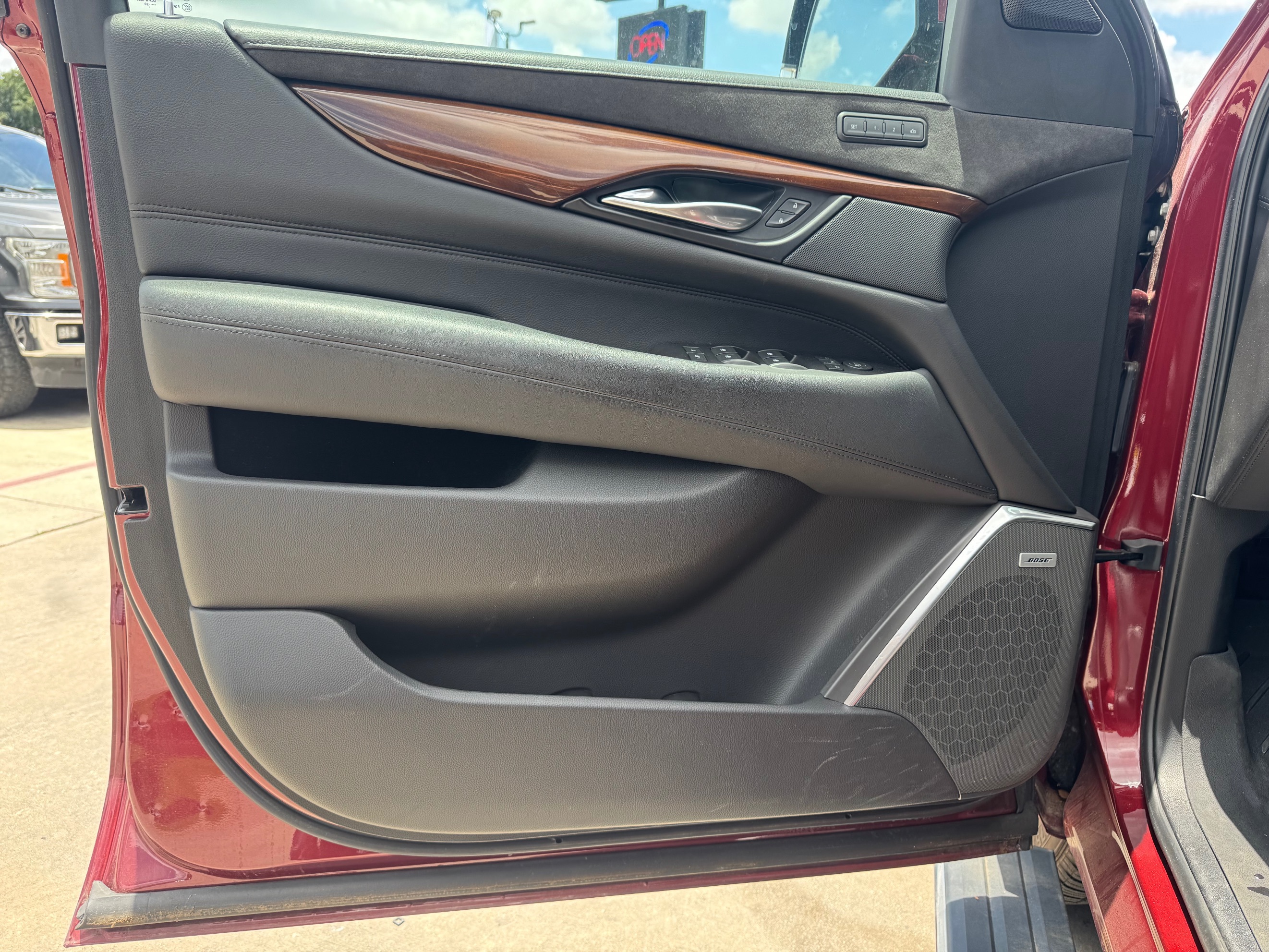 Cadillac Escalade photo 13