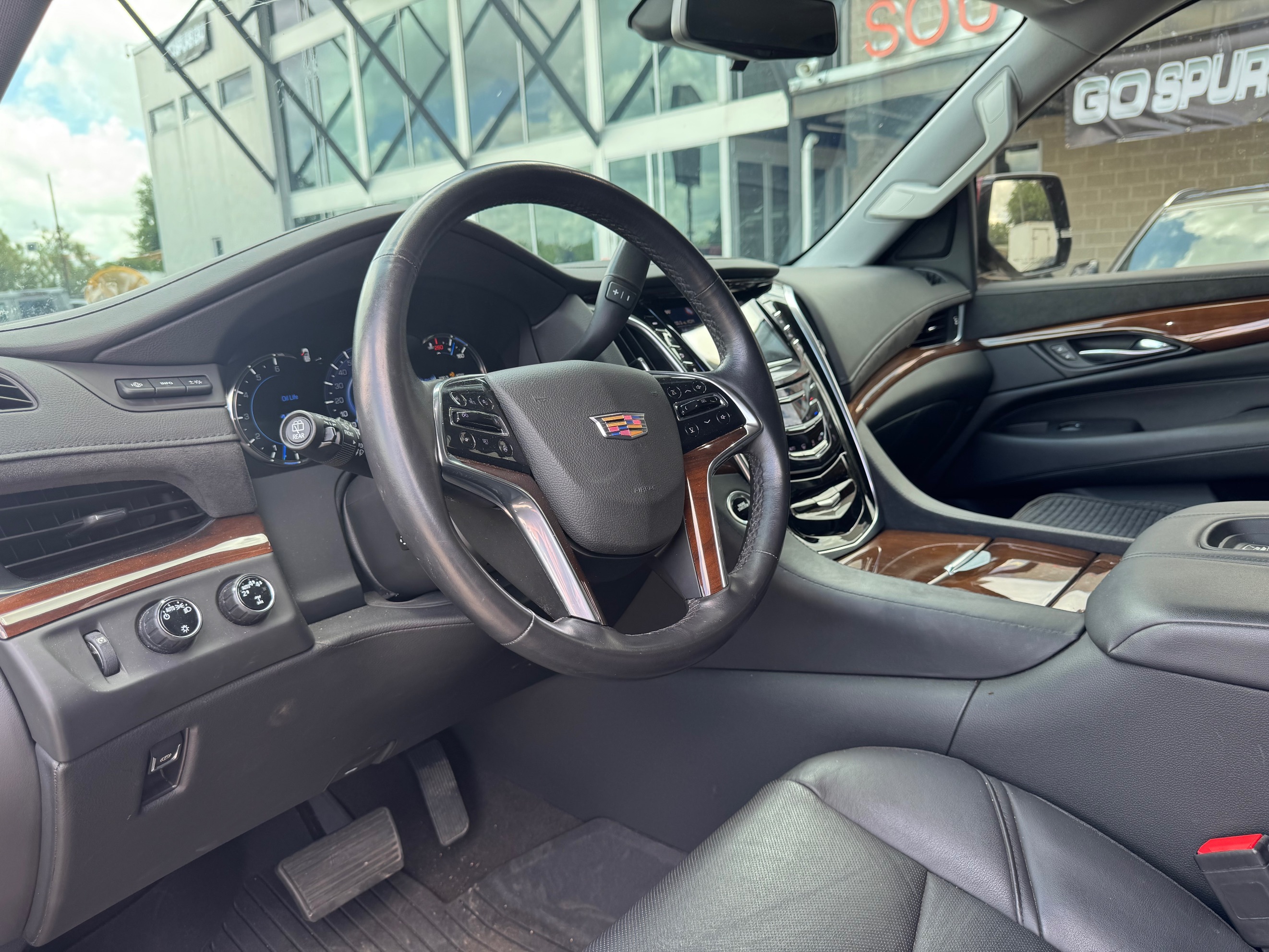 Cadillac Escalade photo 15