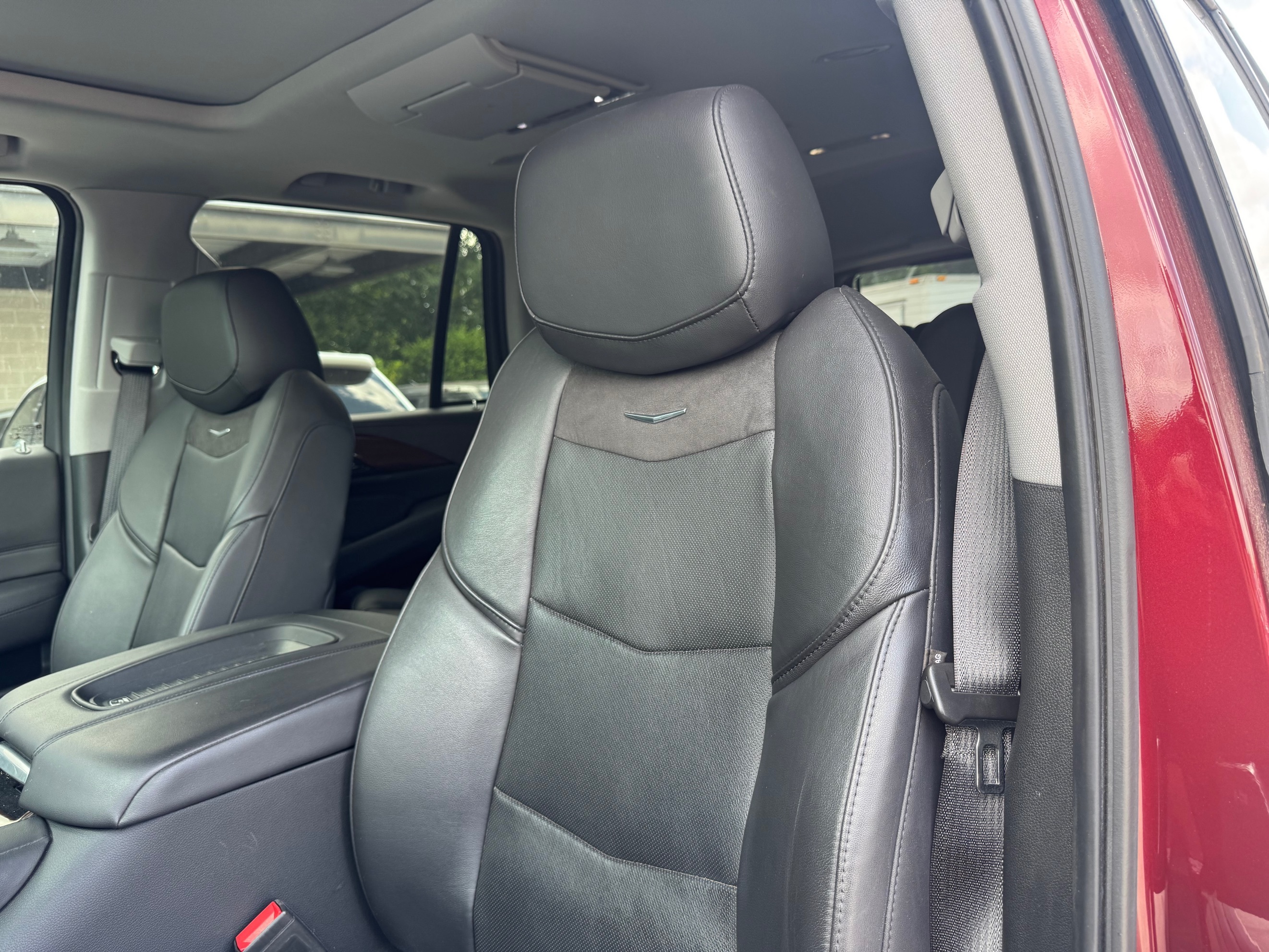 Cadillac Escalade photo 16