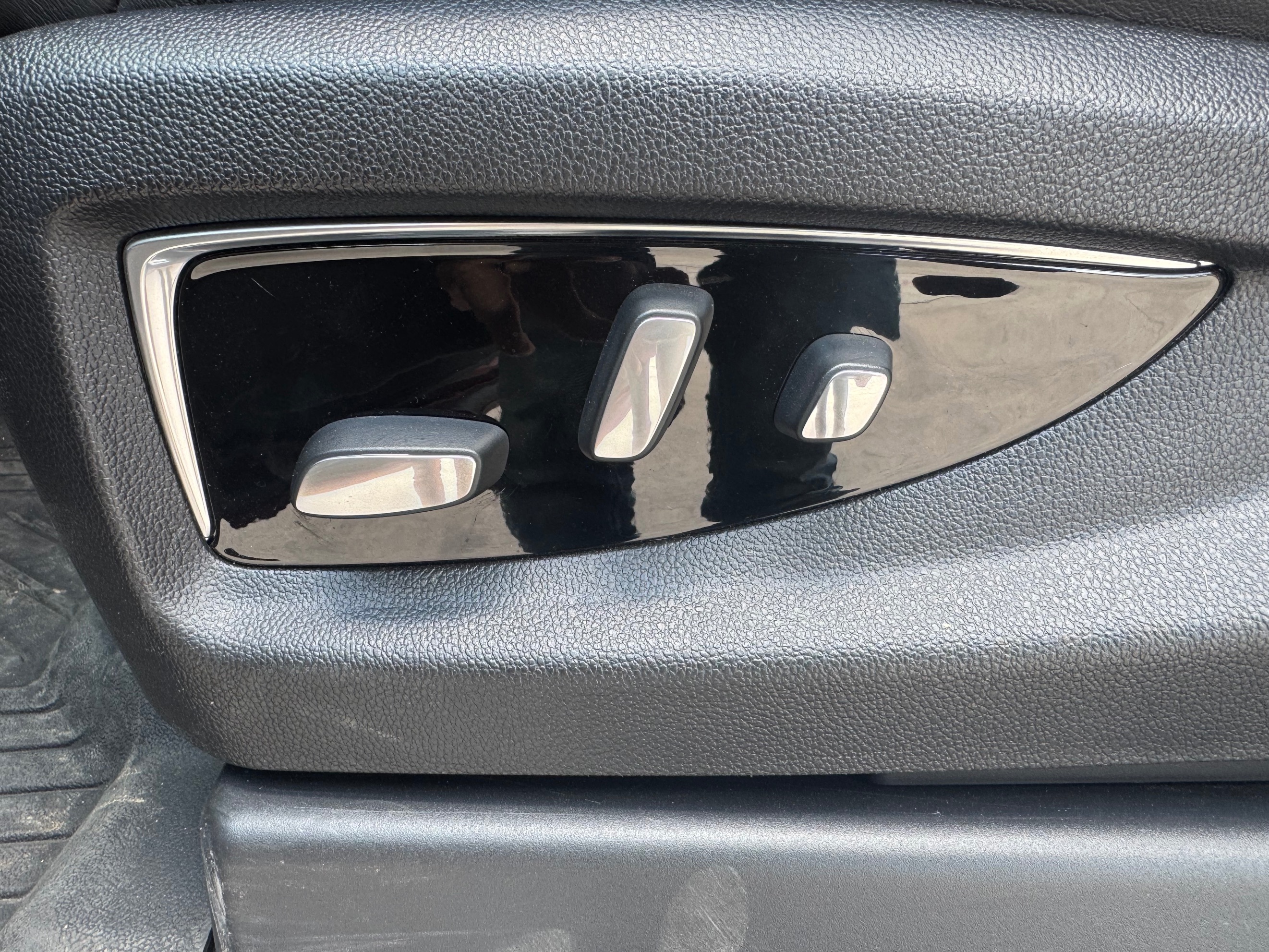 Cadillac Escalade photo 17
