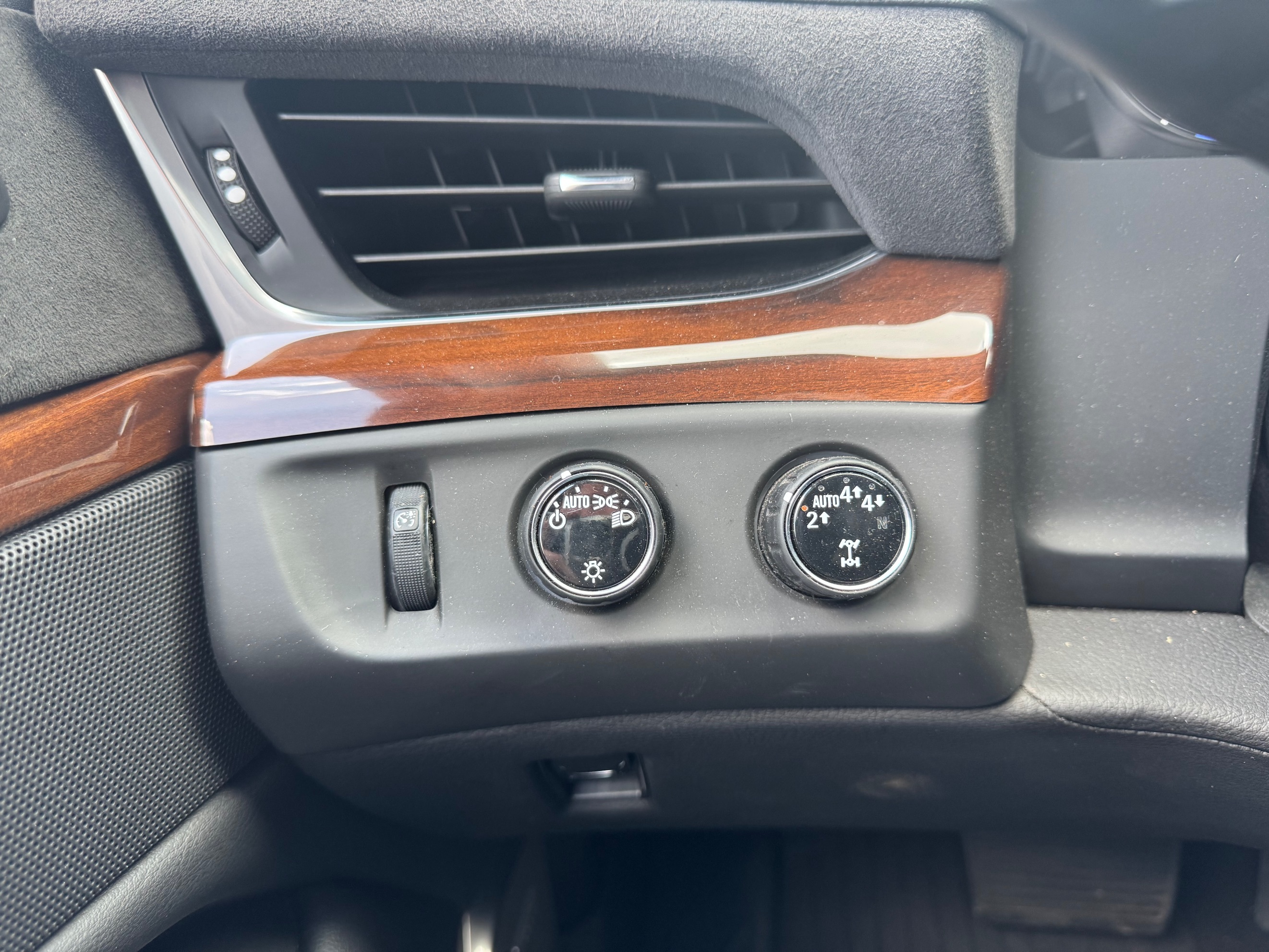 Cadillac Escalade photo 18