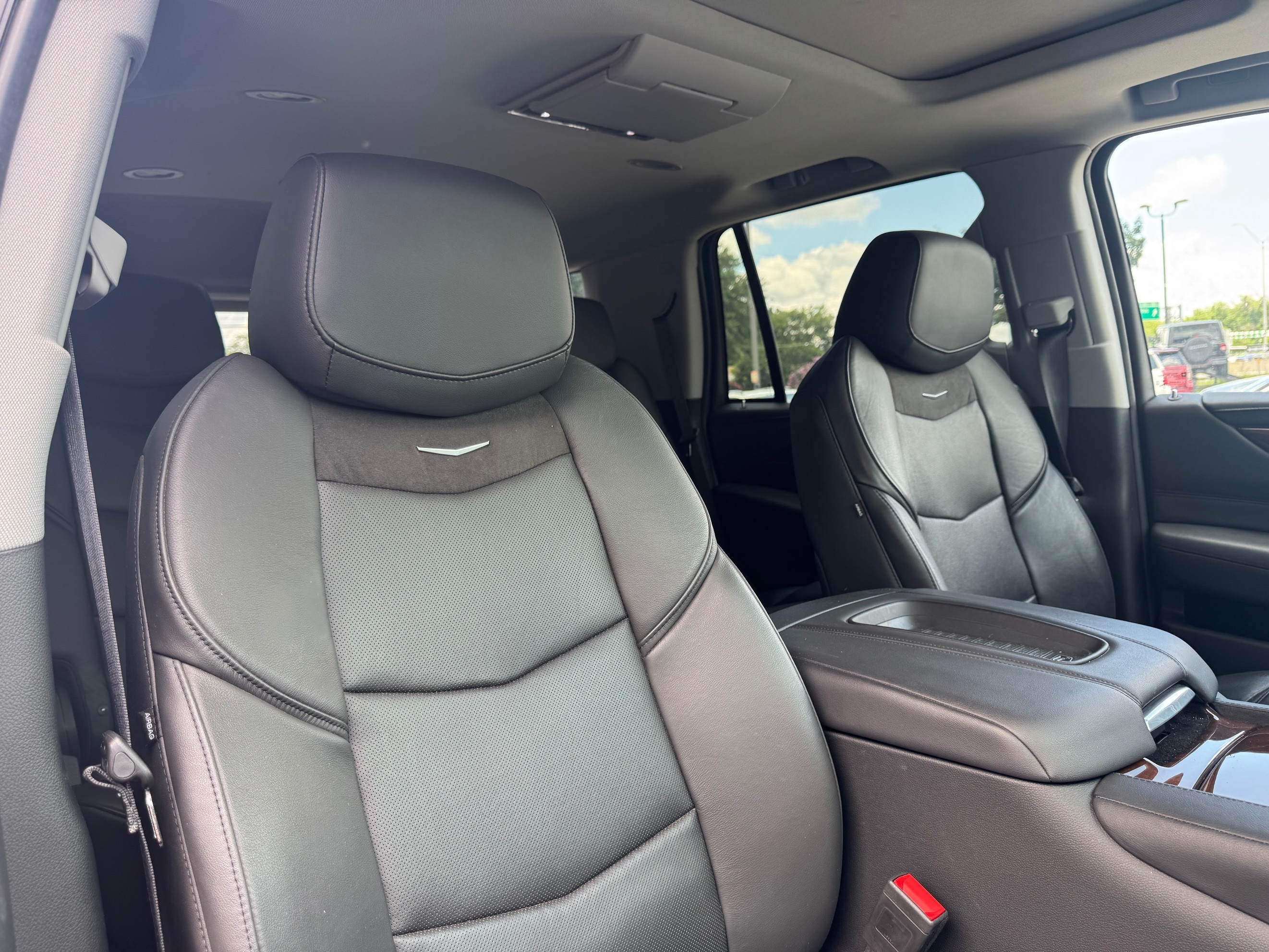 Cadillac Escalade photo 27