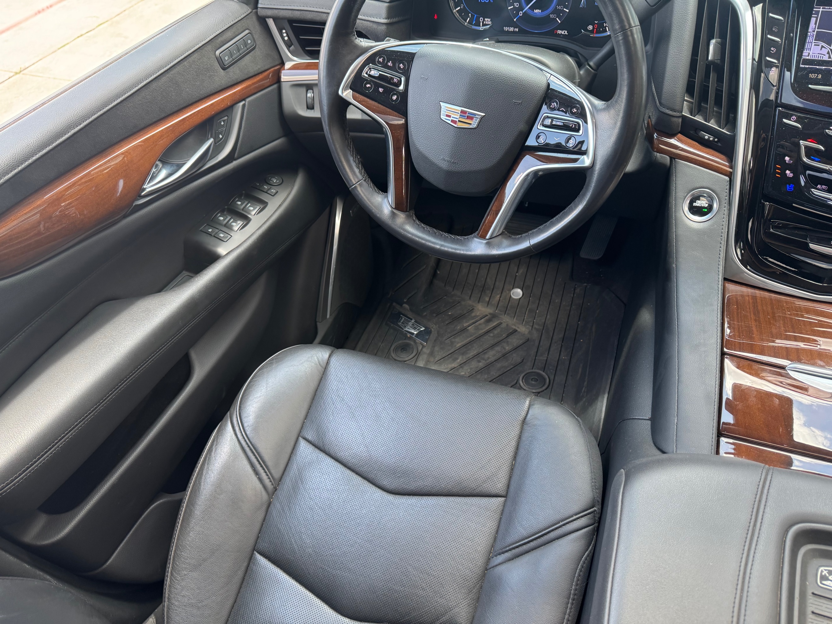 Cadillac Escalade photo 30