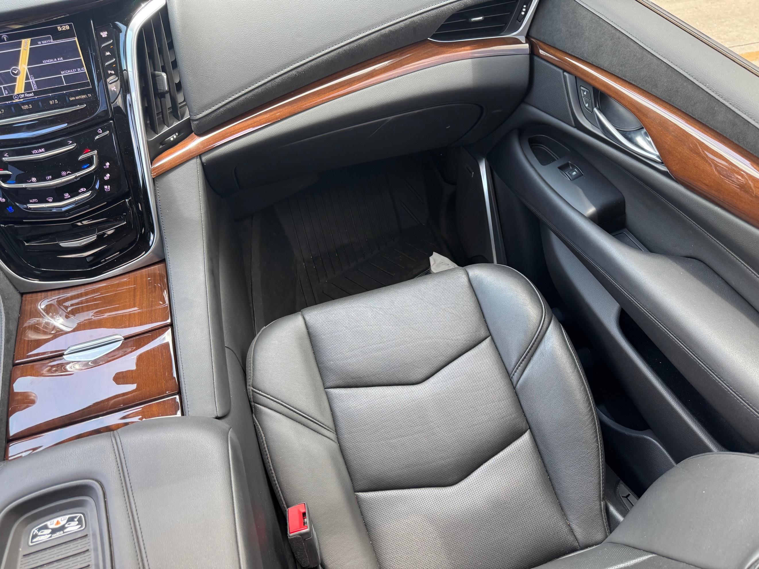 Cadillac Escalade photo 31