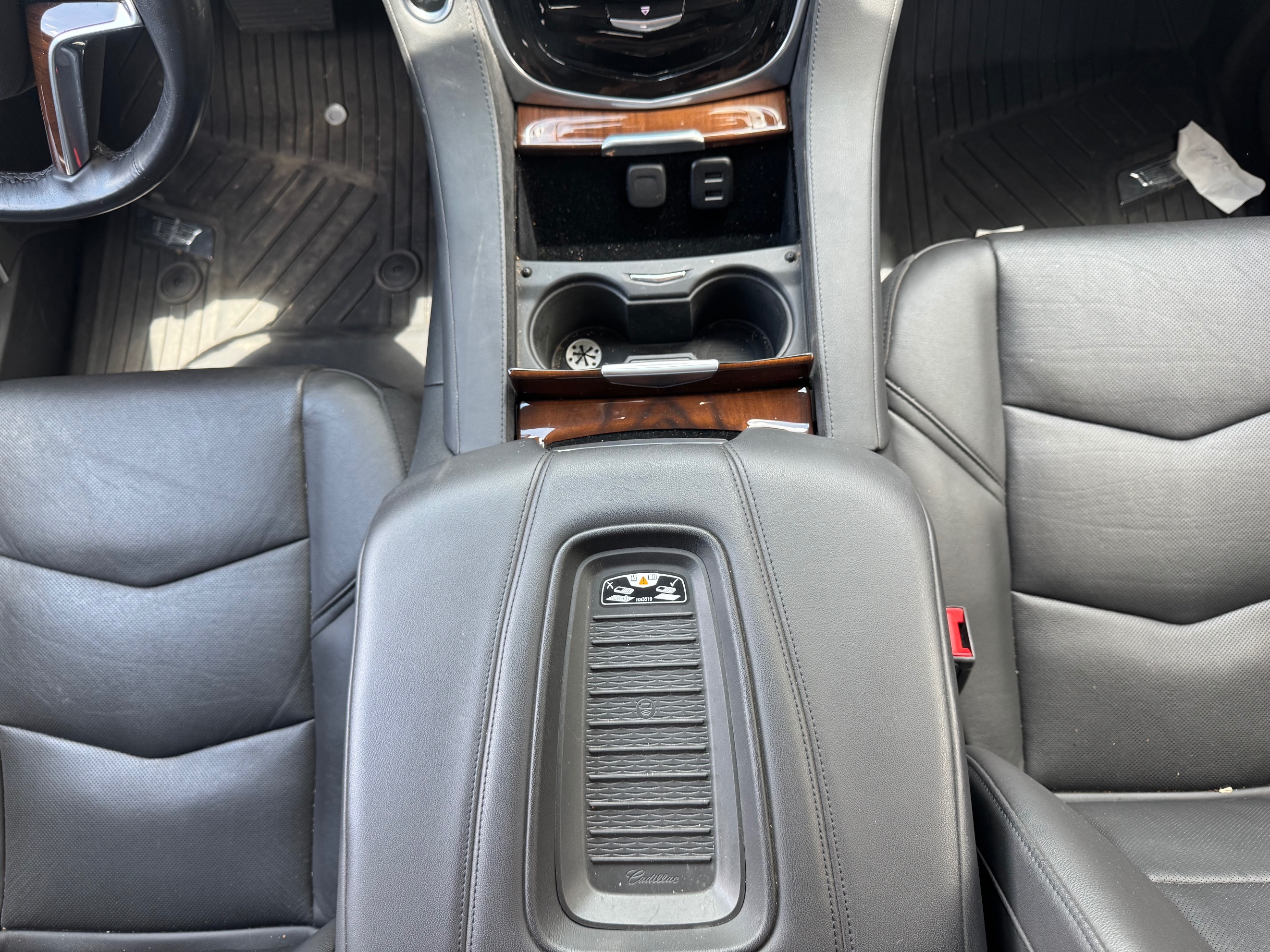Cadillac Escalade photo 32
