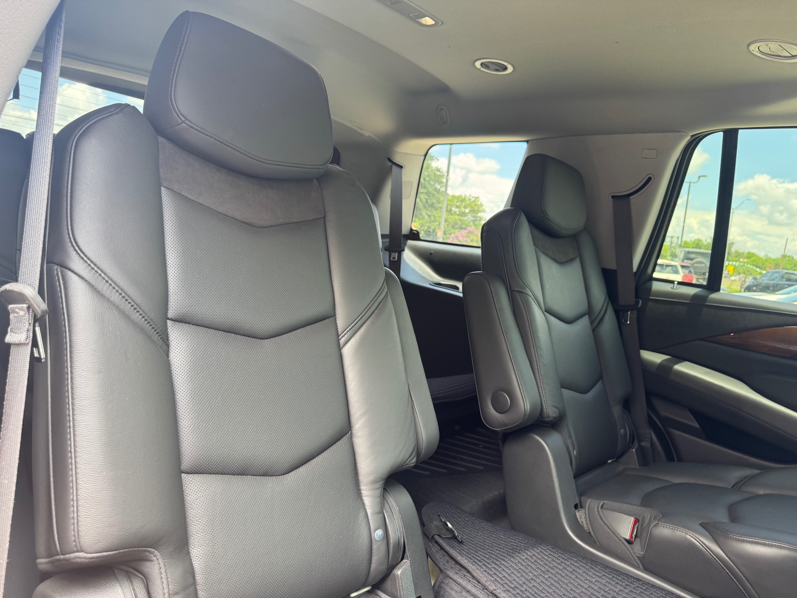 Cadillac Escalade photo 35