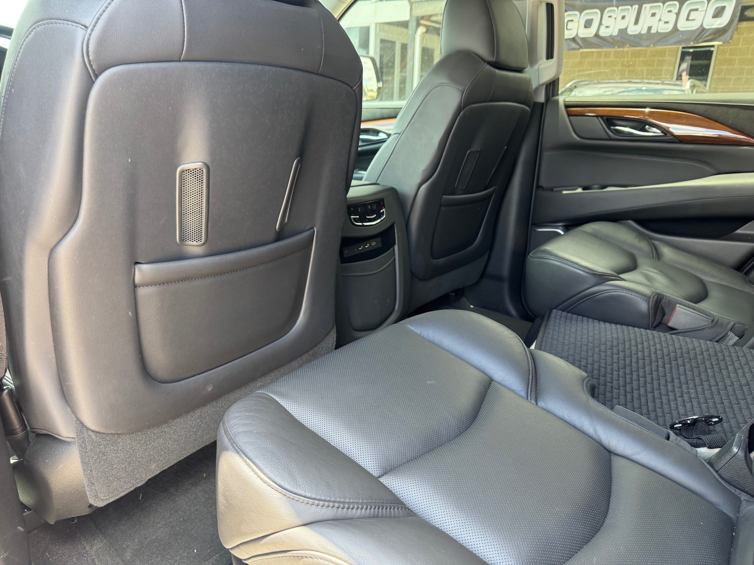 Cadillac Escalade photo 38