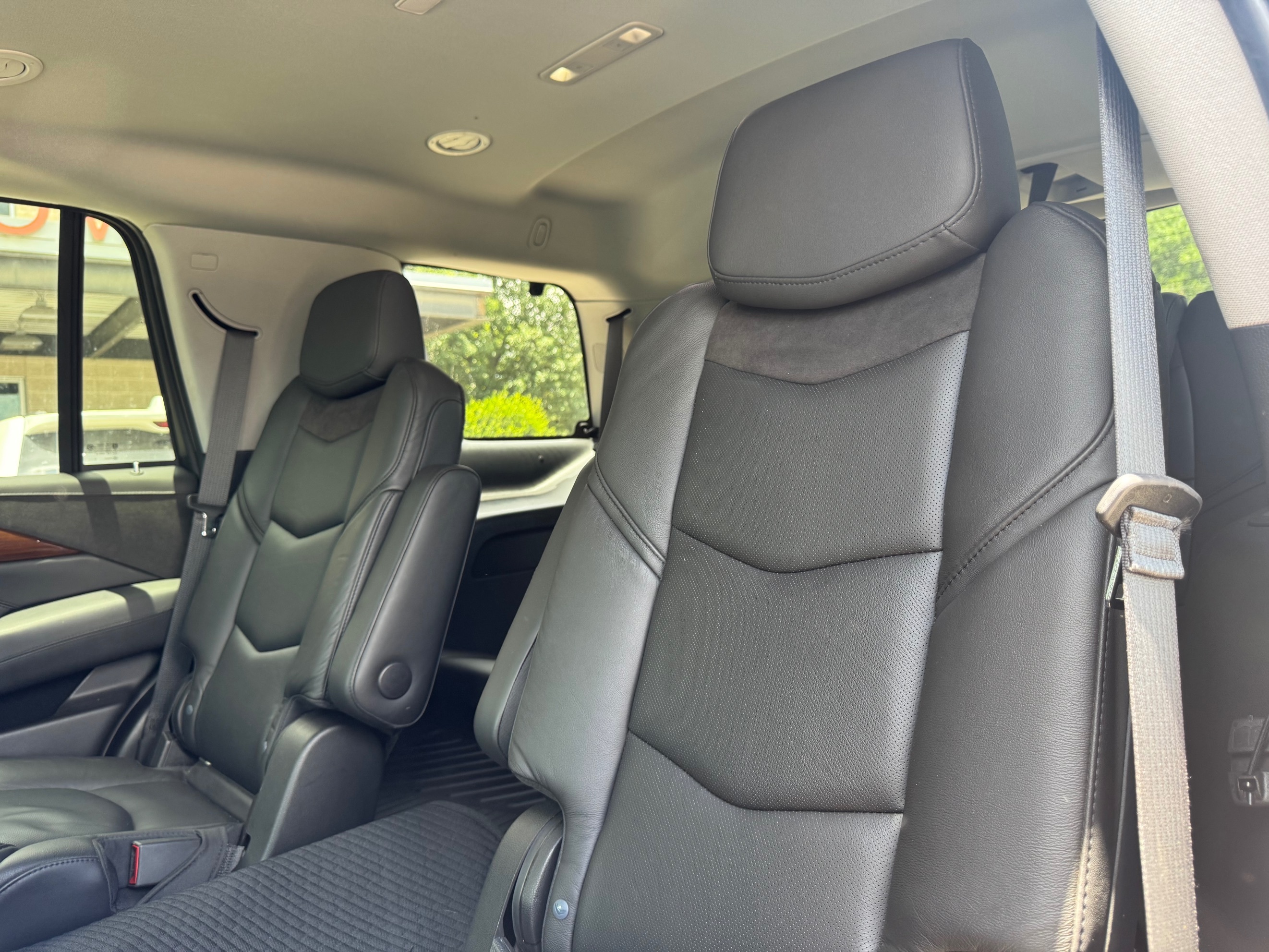 Cadillac Escalade photo 39