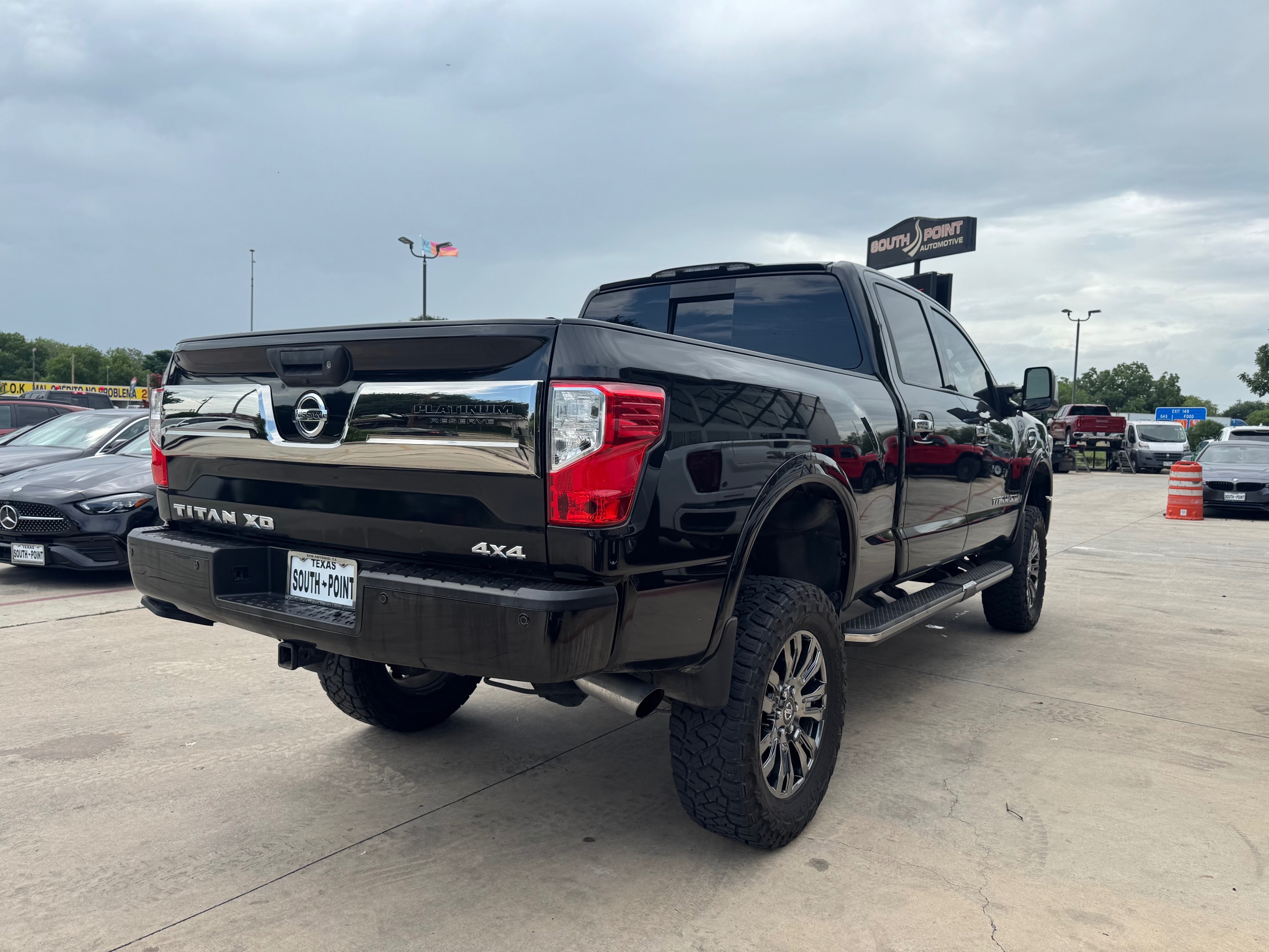 Nissan Titan photo 6