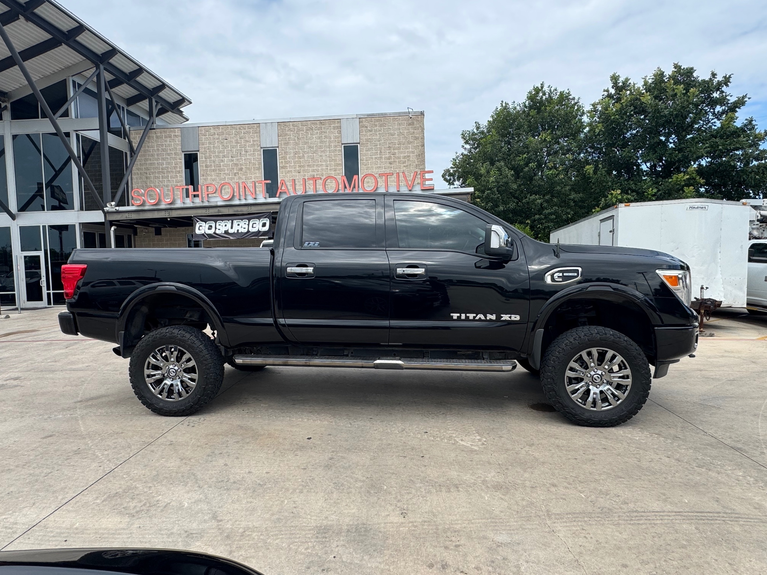 Nissan Titan photo 7