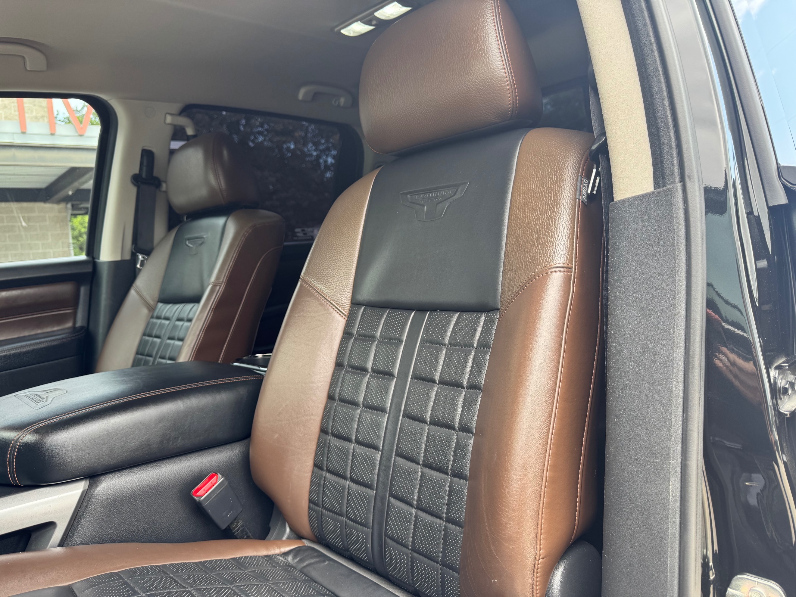 Nissan Titan photo 19