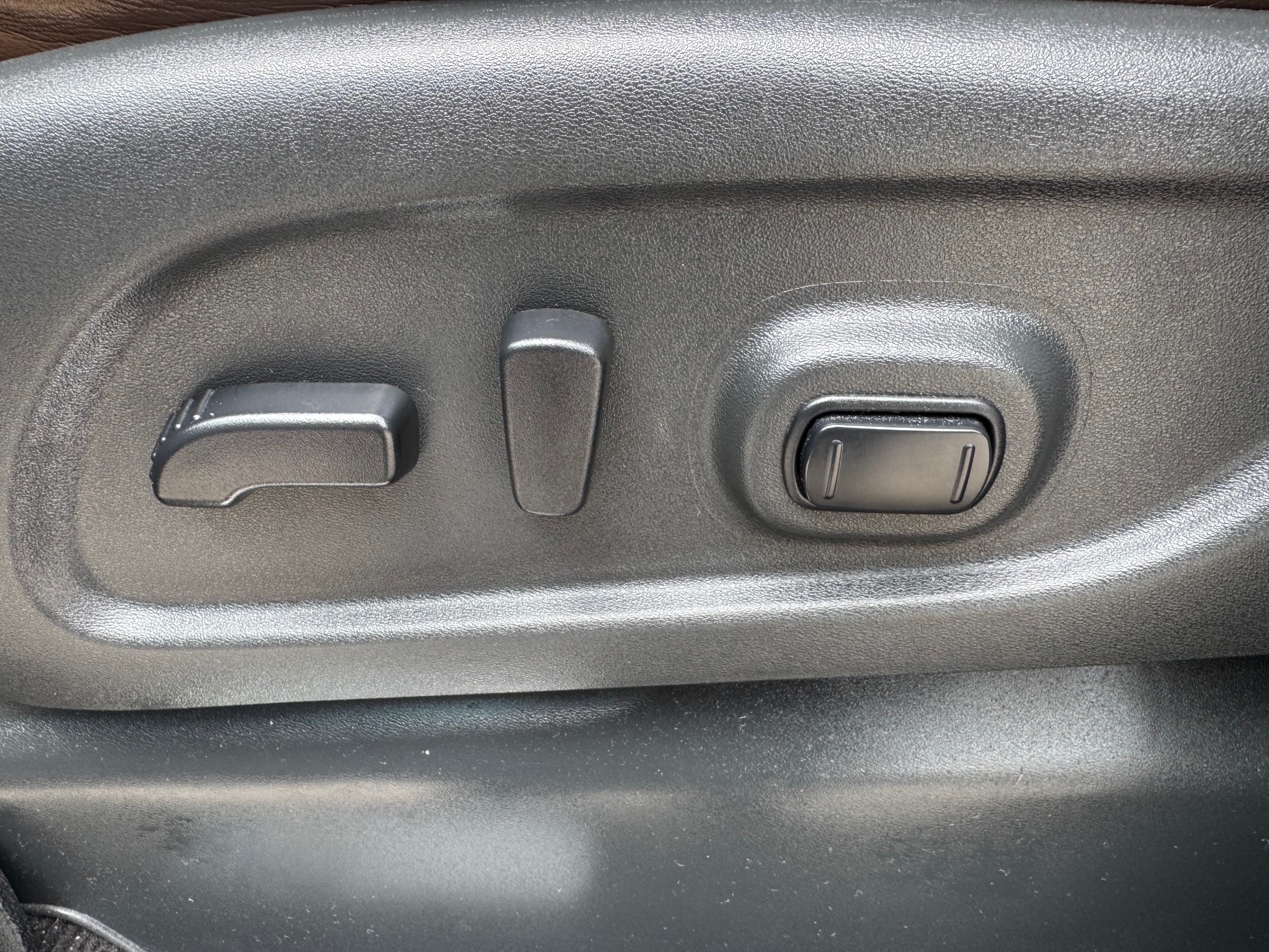 Nissan Titan photo 21