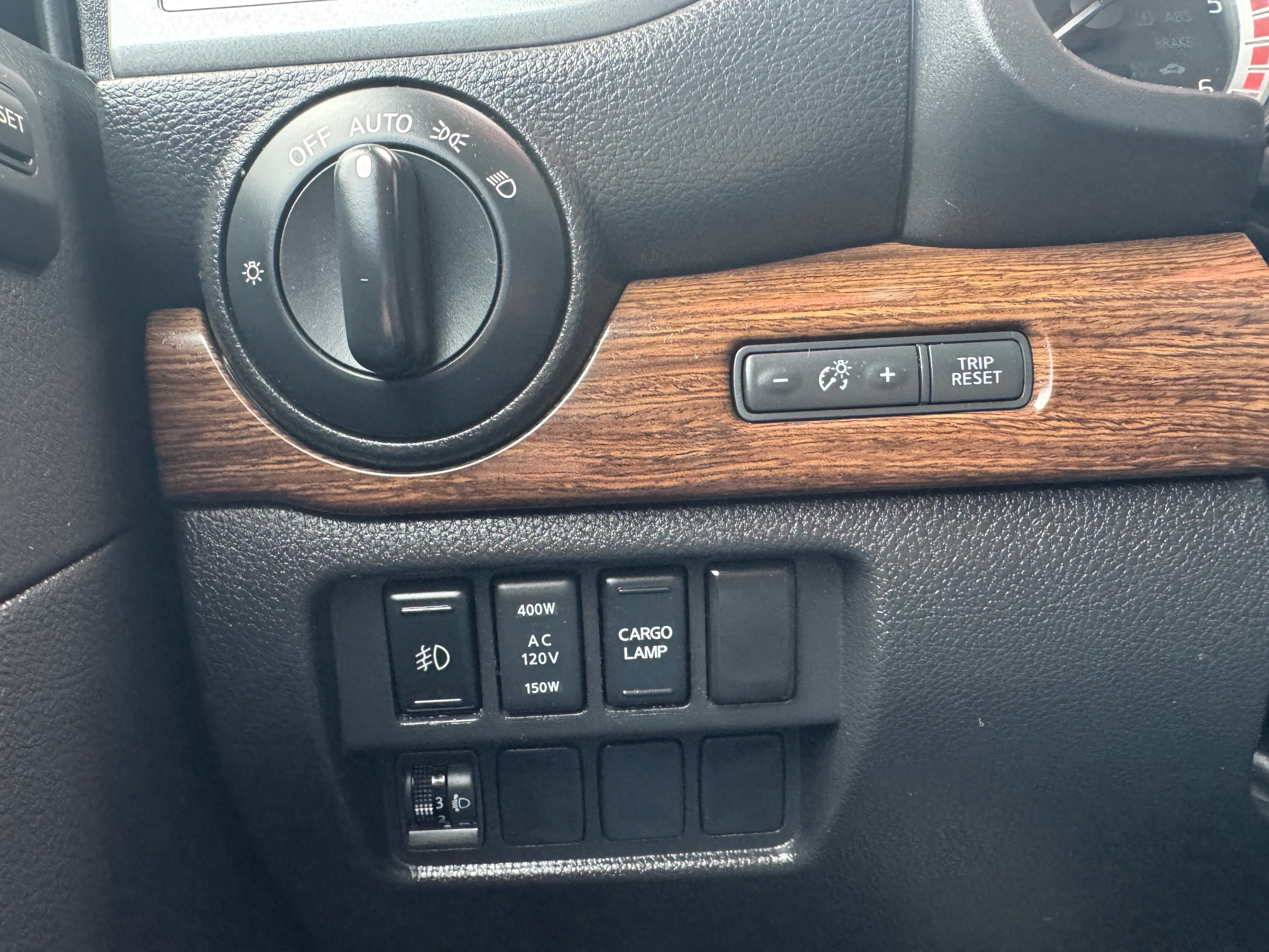 Nissan Titan photo 22