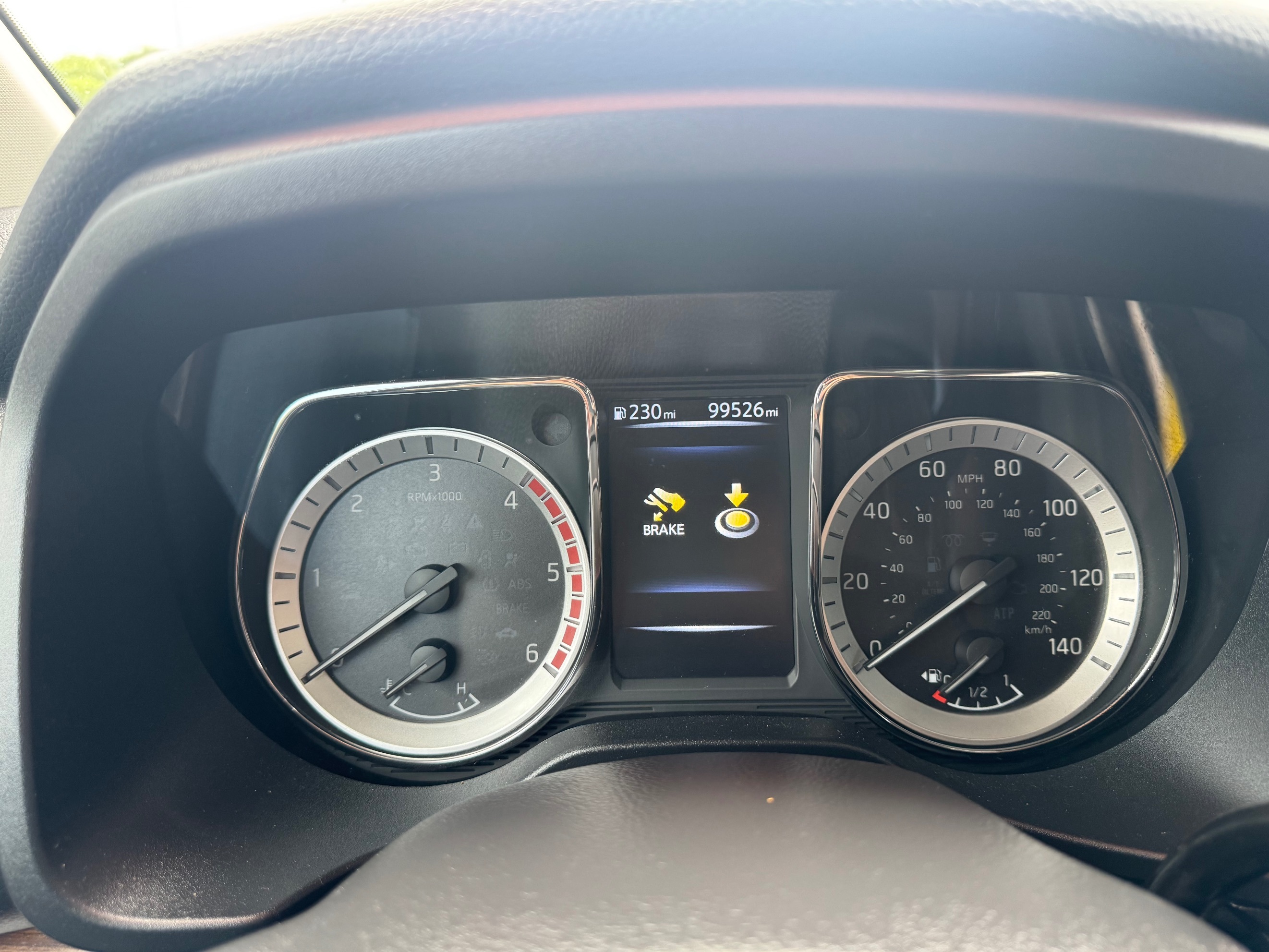 Nissan Titan photo 23