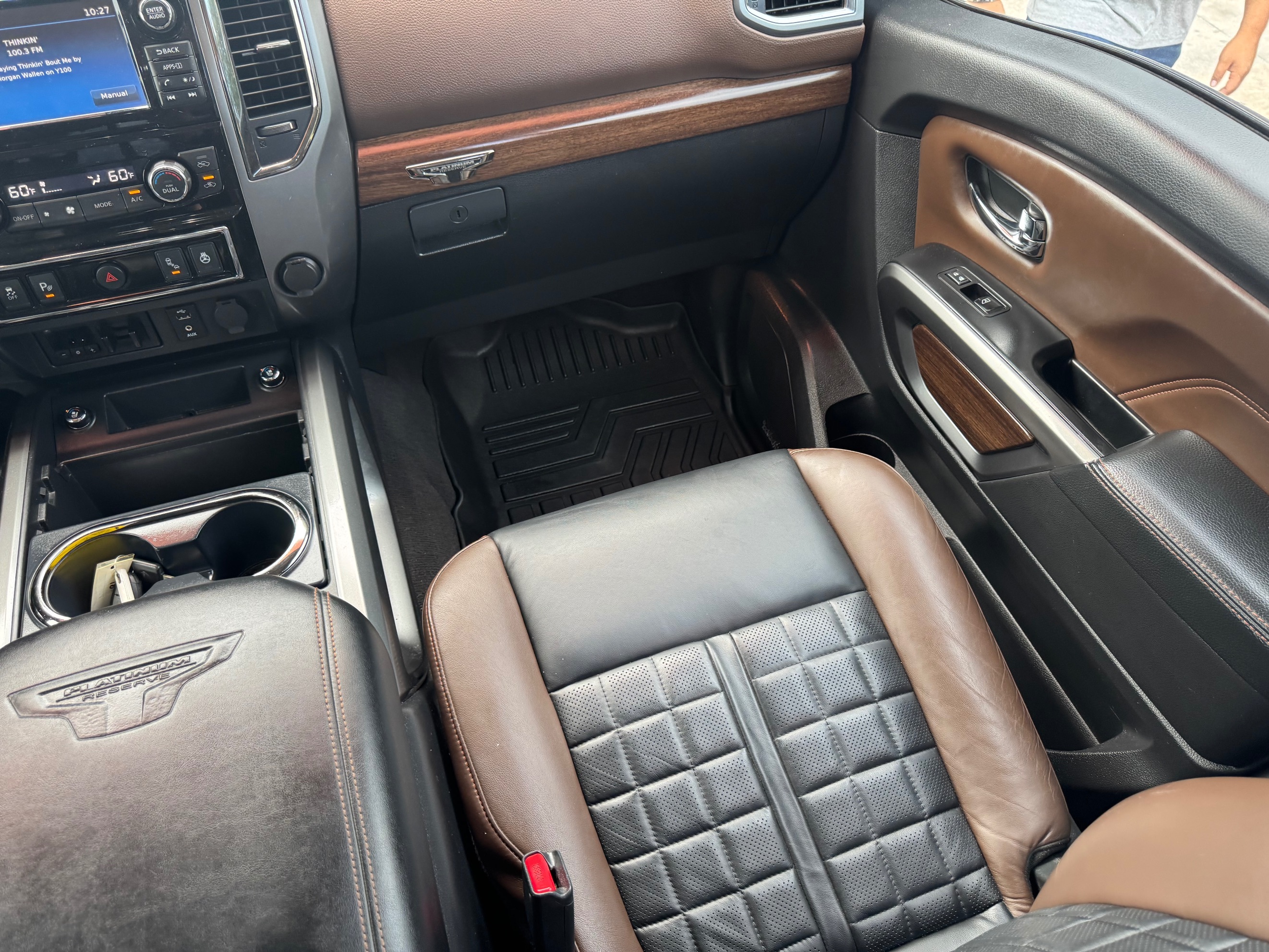 Nissan Titan photo 35