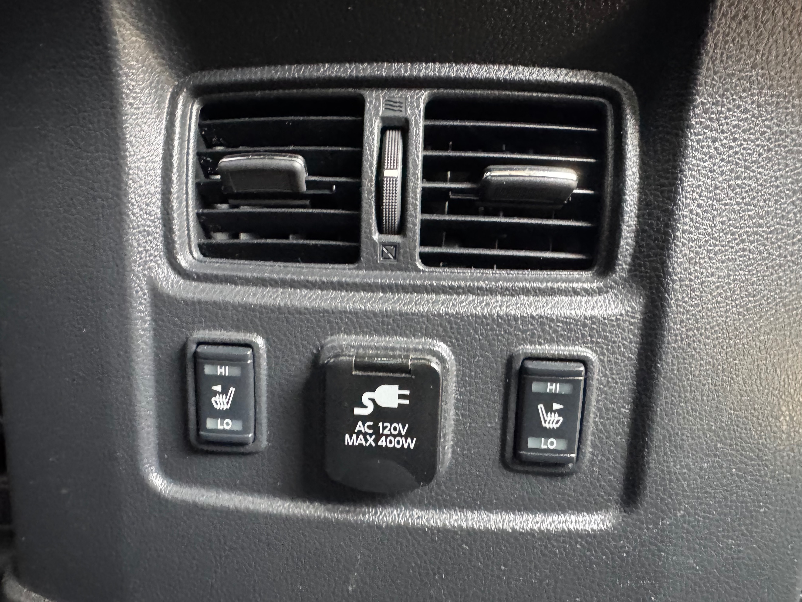 Nissan Titan photo 40