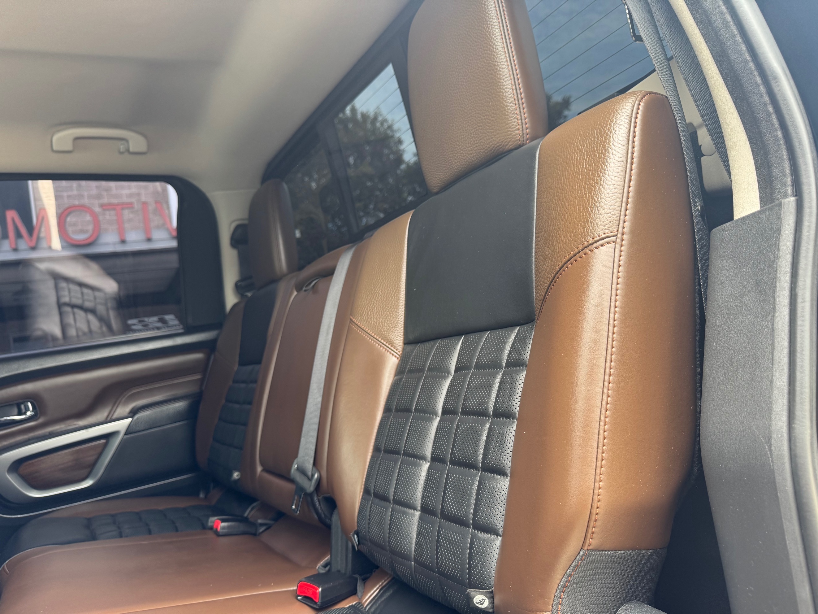 Nissan Titan photo 42