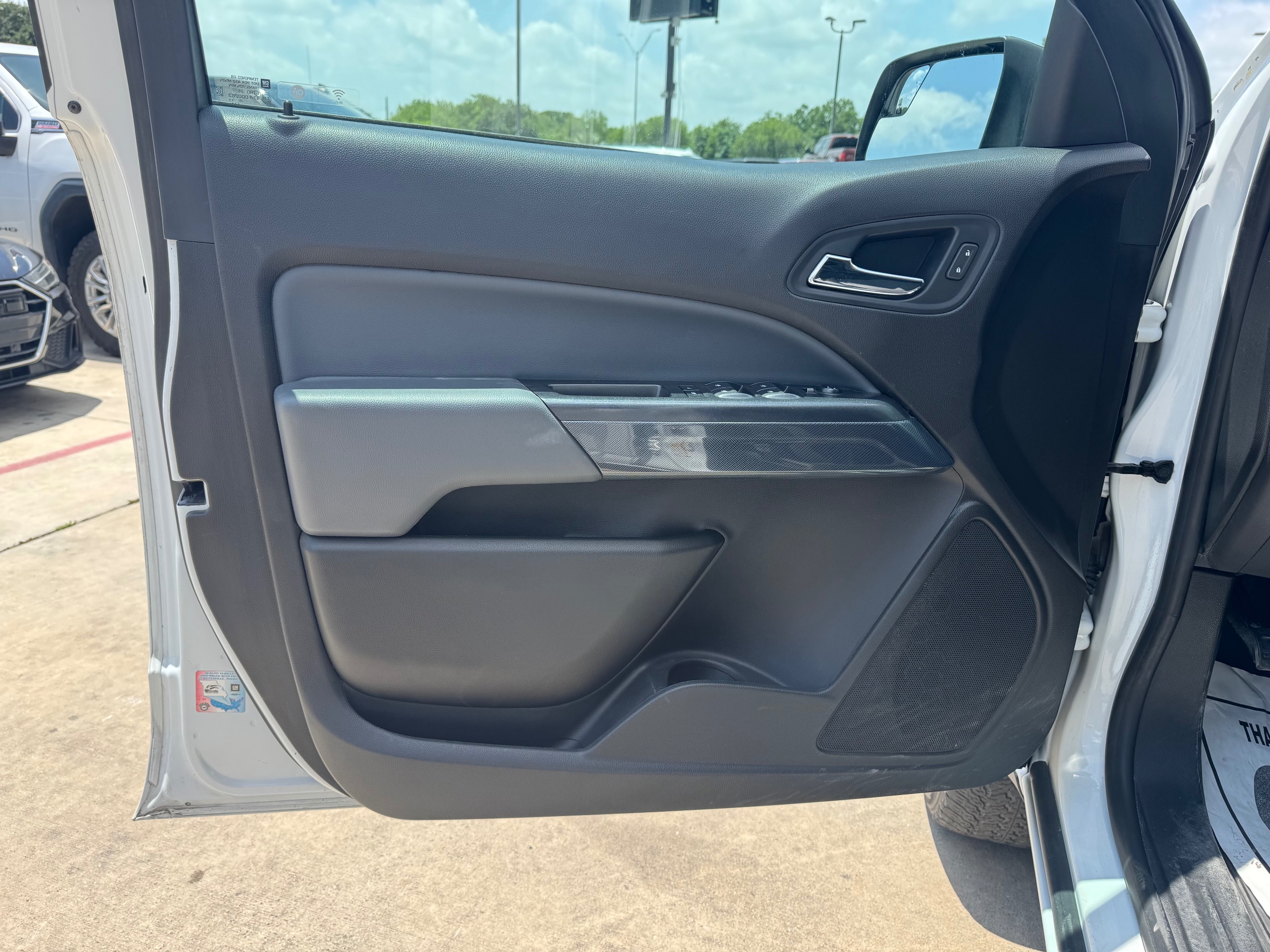 Chevrolet Colorado photo 14