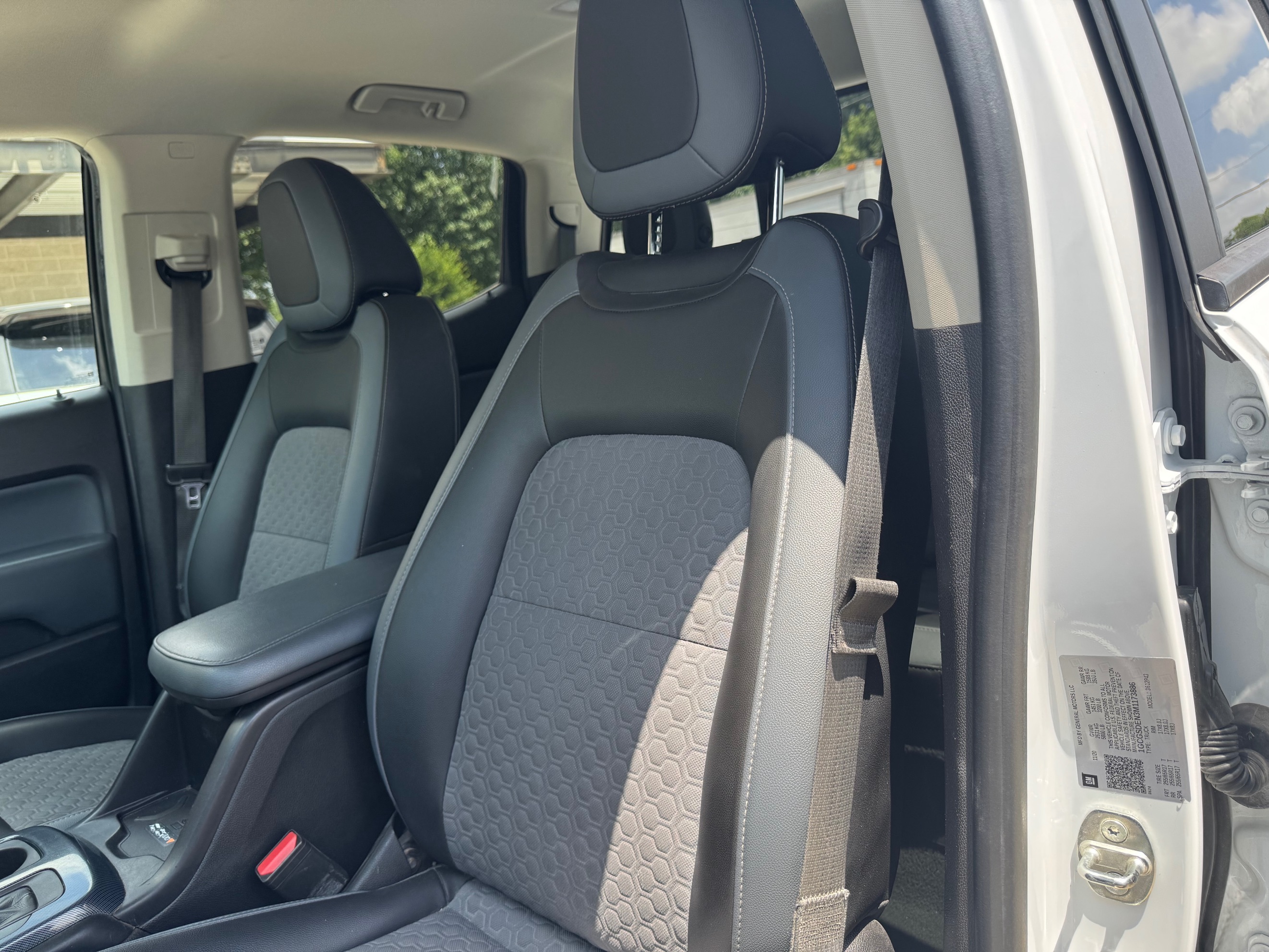 Chevrolet Colorado photo 16