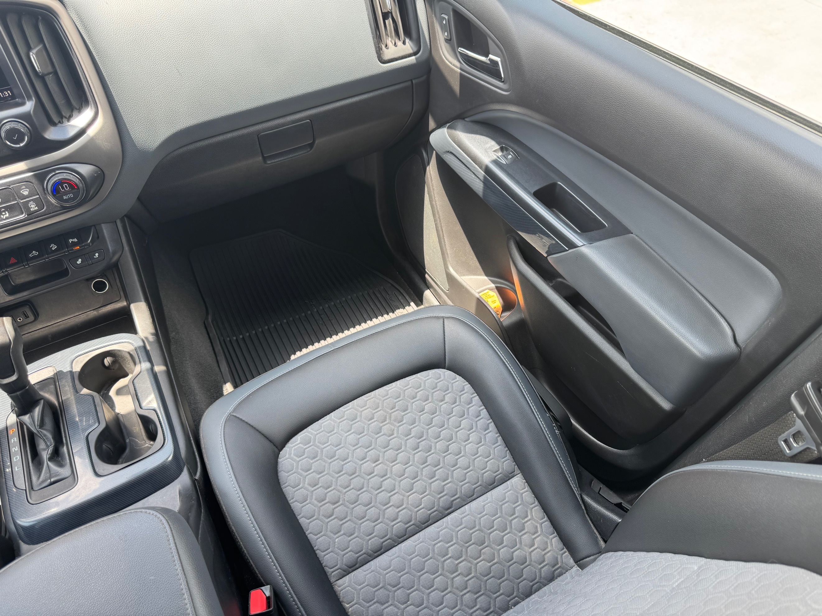 Chevrolet Colorado photo 28