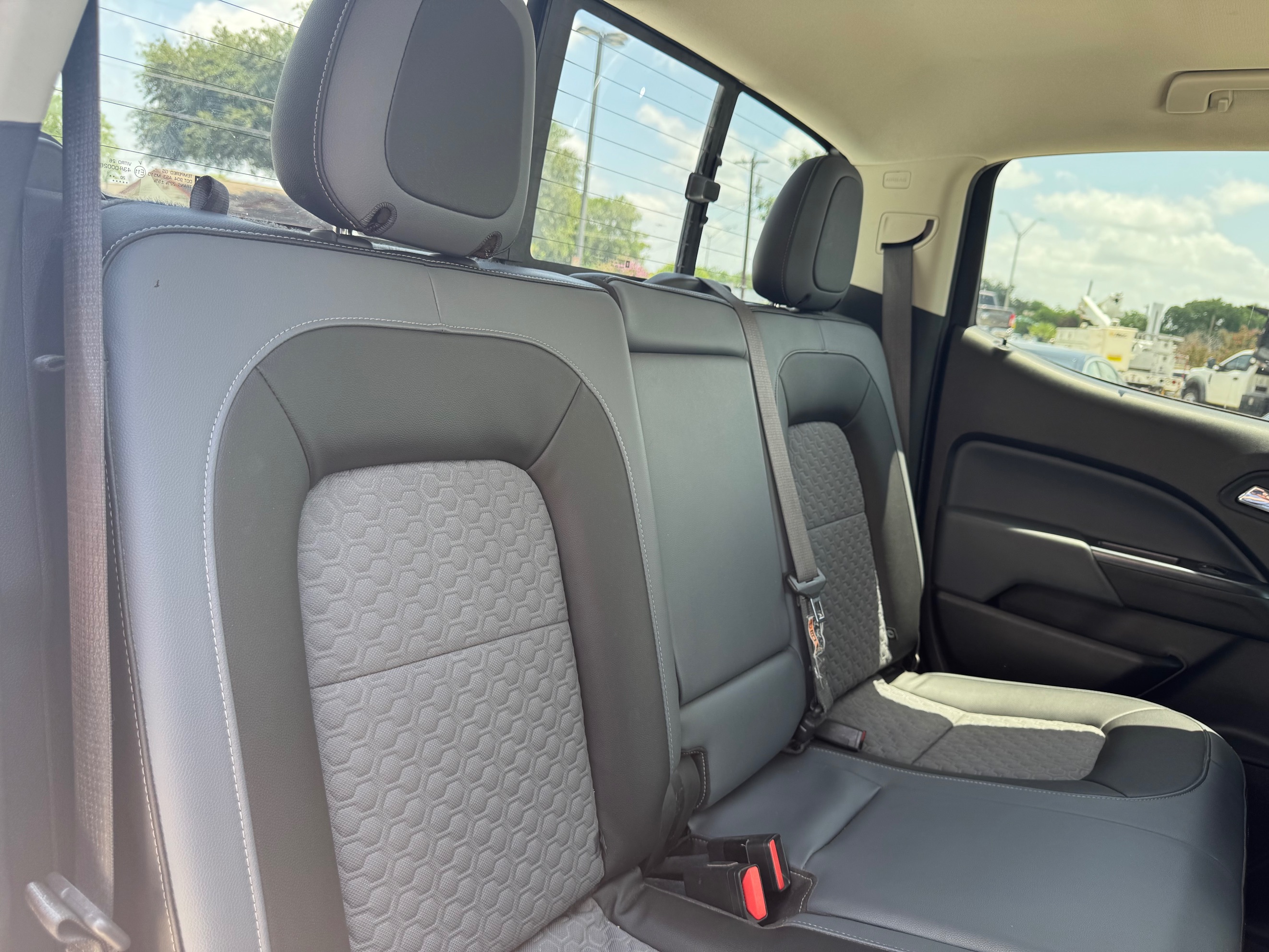 Chevrolet Colorado photo 32