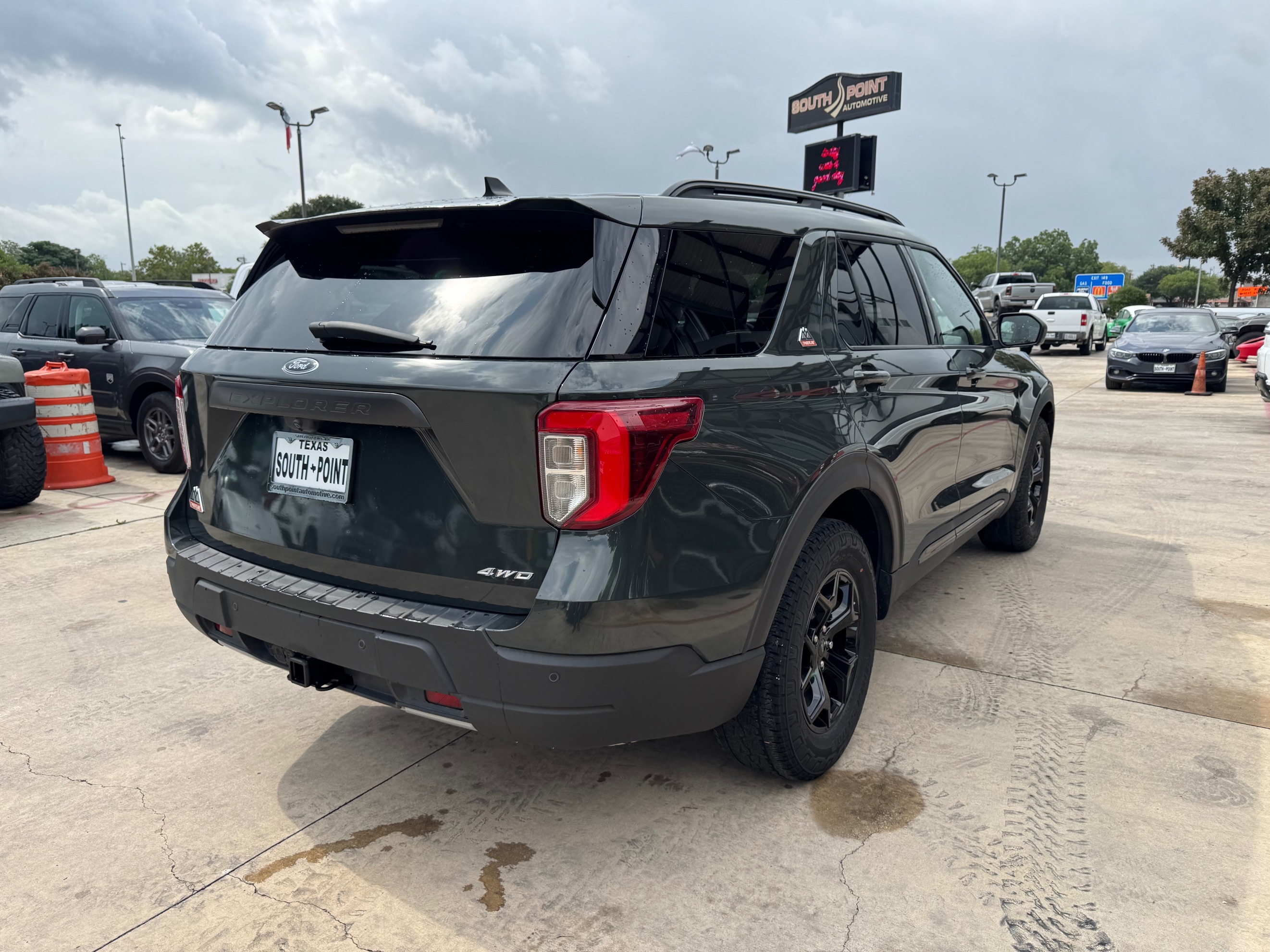 Ford Explorer photo 6
