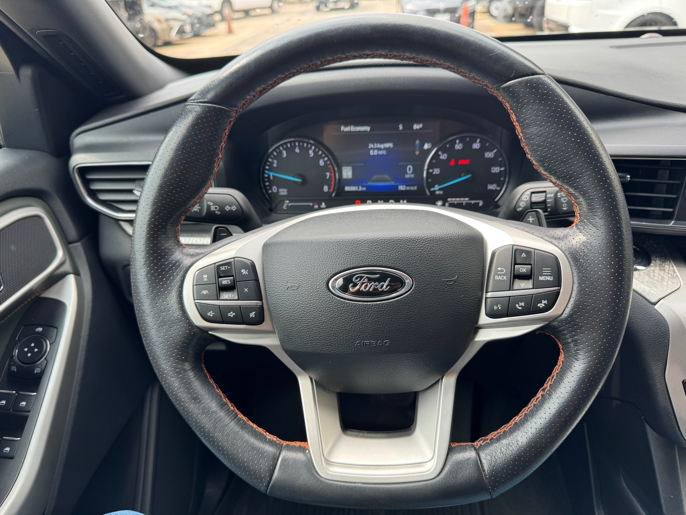 Ford Explorer photo 18