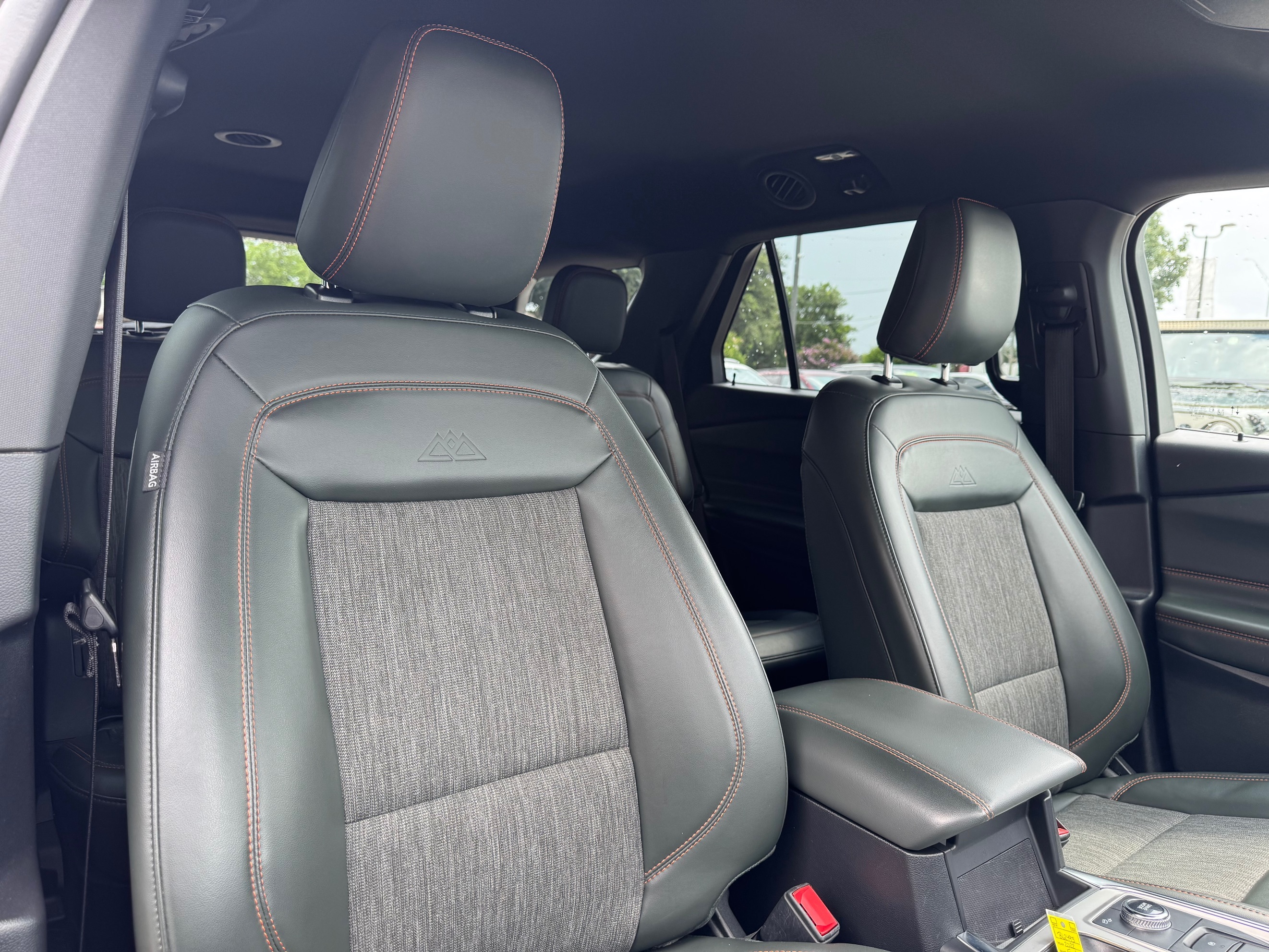 Ford Explorer photo 24